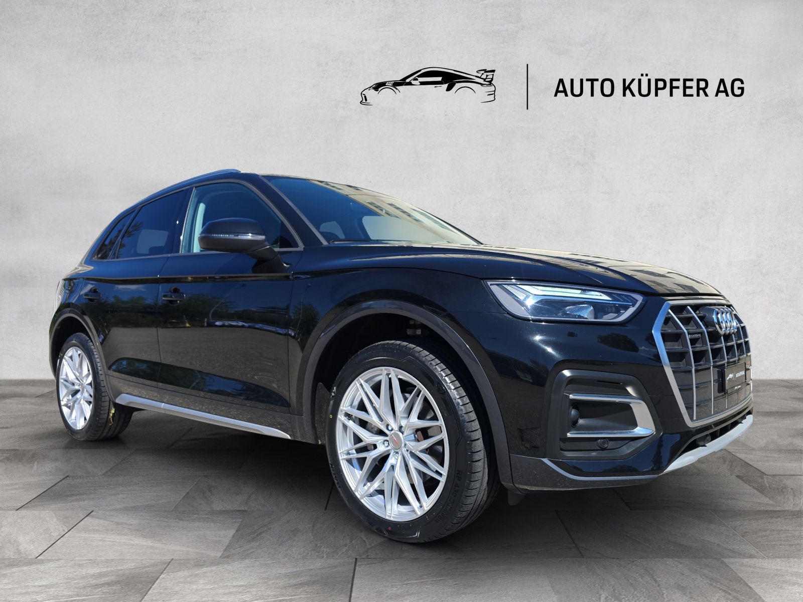 AUDI Q5 40 TDI advanced quattro S-tronic AHK 2.4t-showroom-element-1