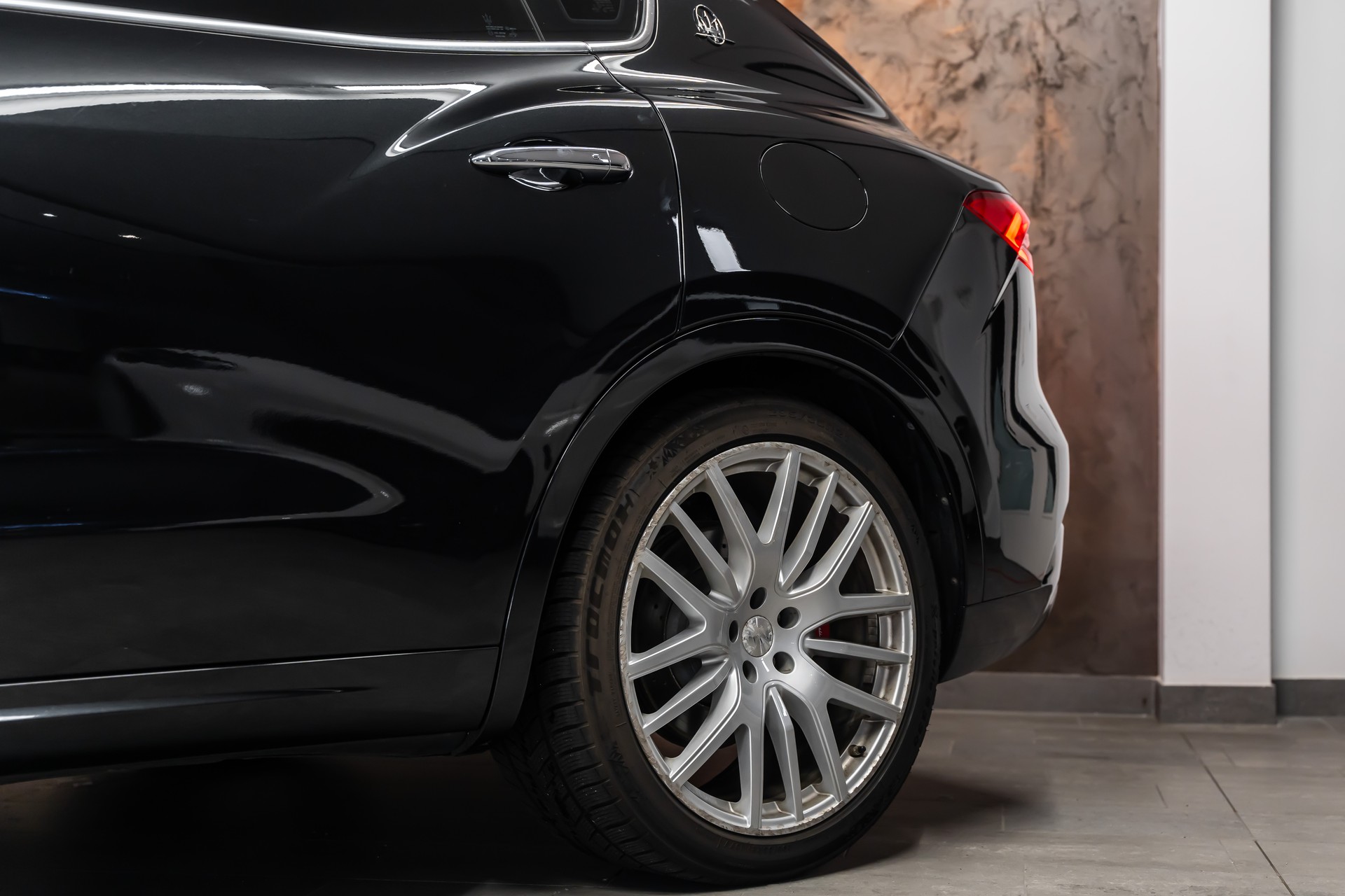 MASERATI Levante S 3.0 V6 Automatica *CH-Fahrzeug*Panorama*Fahrassist*360°*Alcantara*-image-8