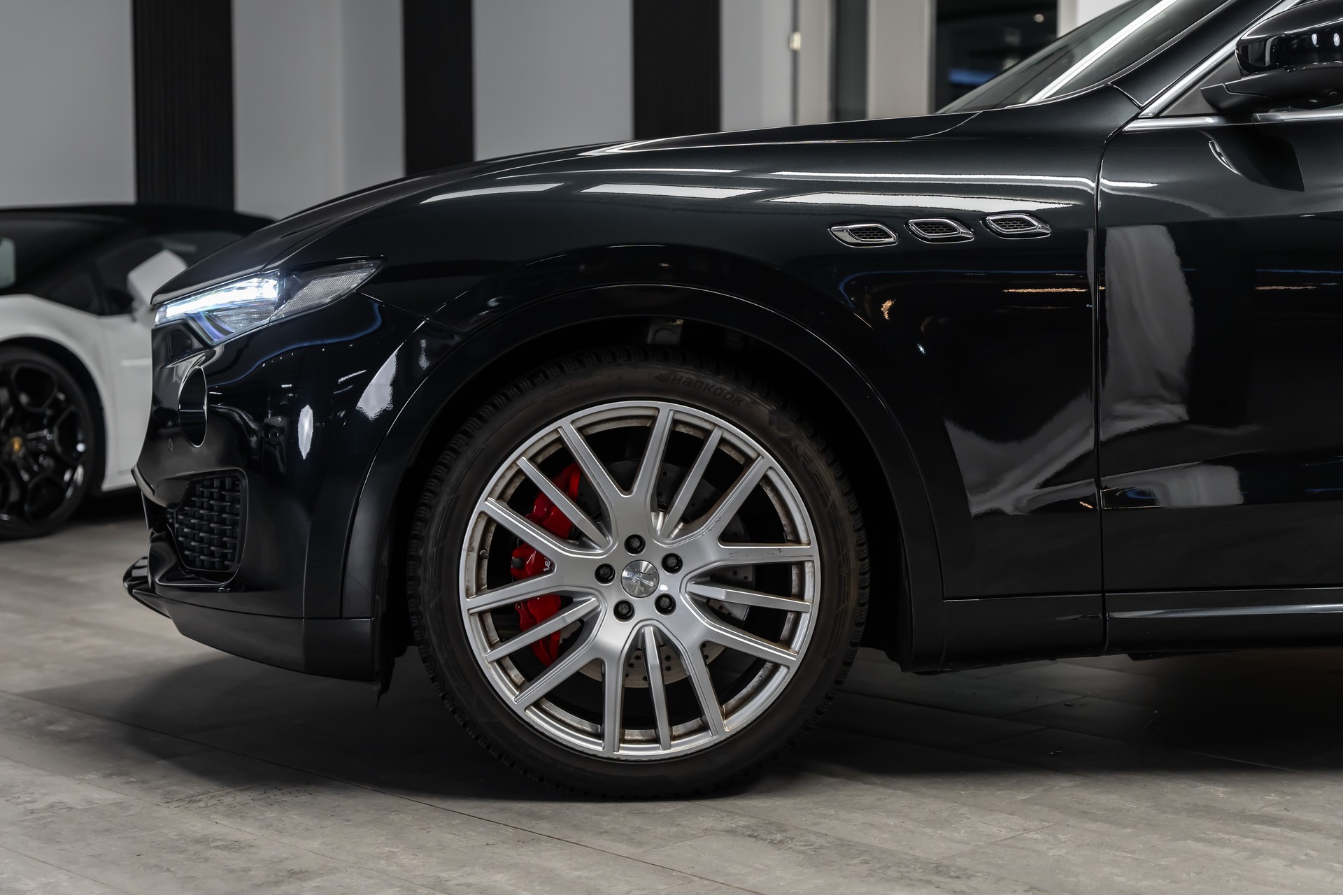 MASERATI Levante S 3.0 V6 Automatica *CH-Fahrzeug*Panorama*Fahrassist*360°*Alcantara*-showroom-element-3
