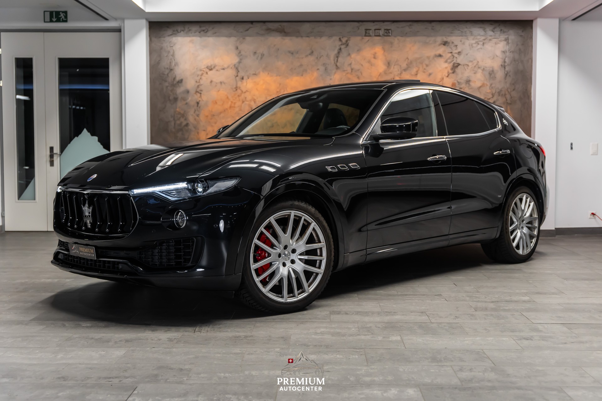 MASERATI Levante S 3.0 V6 Automatica *CH-Fahrzeug*Panorama*Fahrassist*360°*Alcantara*