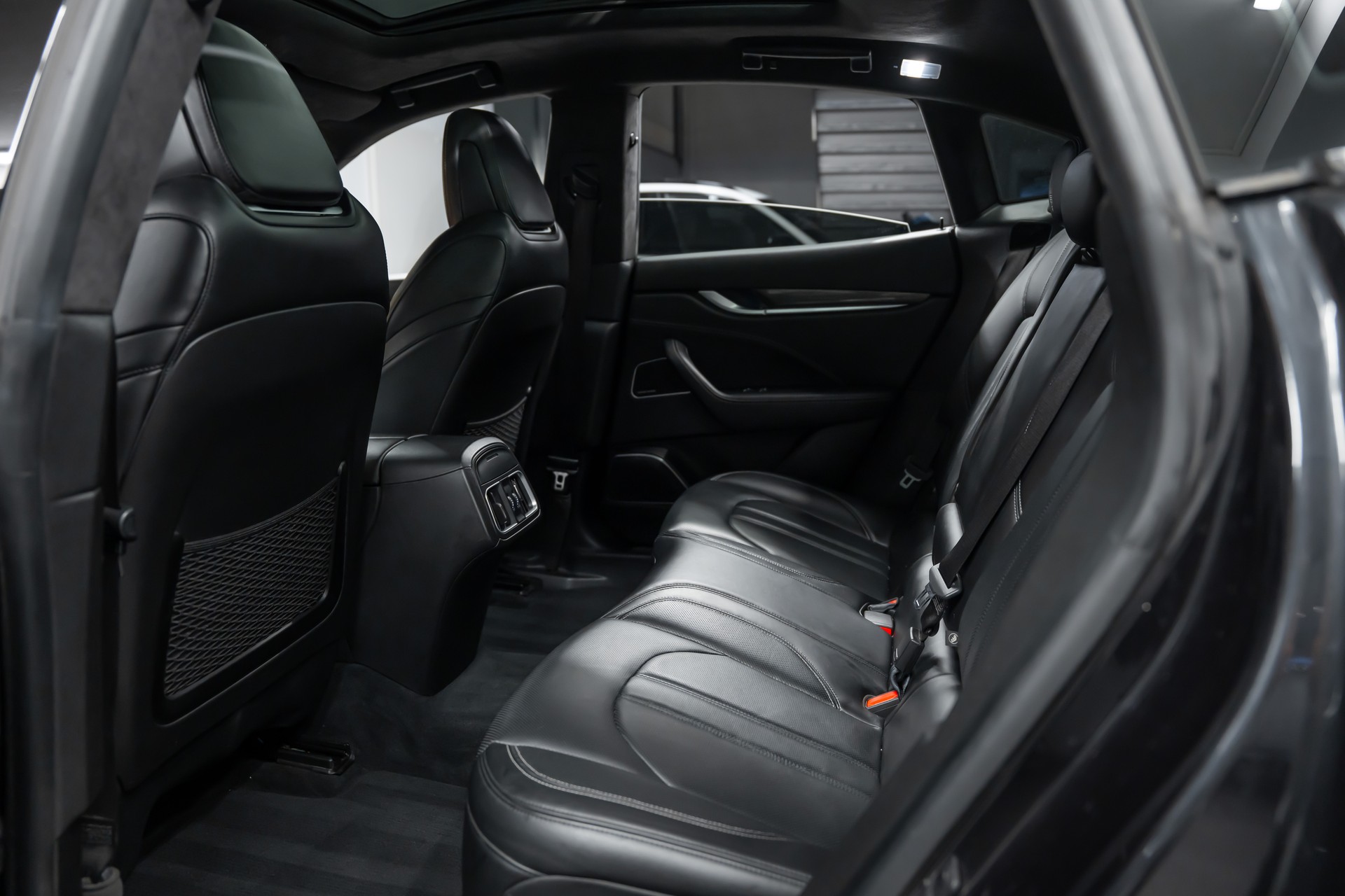 MASERATI Levante S 3.0 V6 Automatica *CH-Fahrzeug*Panorama*Fahrassist*360°*Alcantara*-image-14