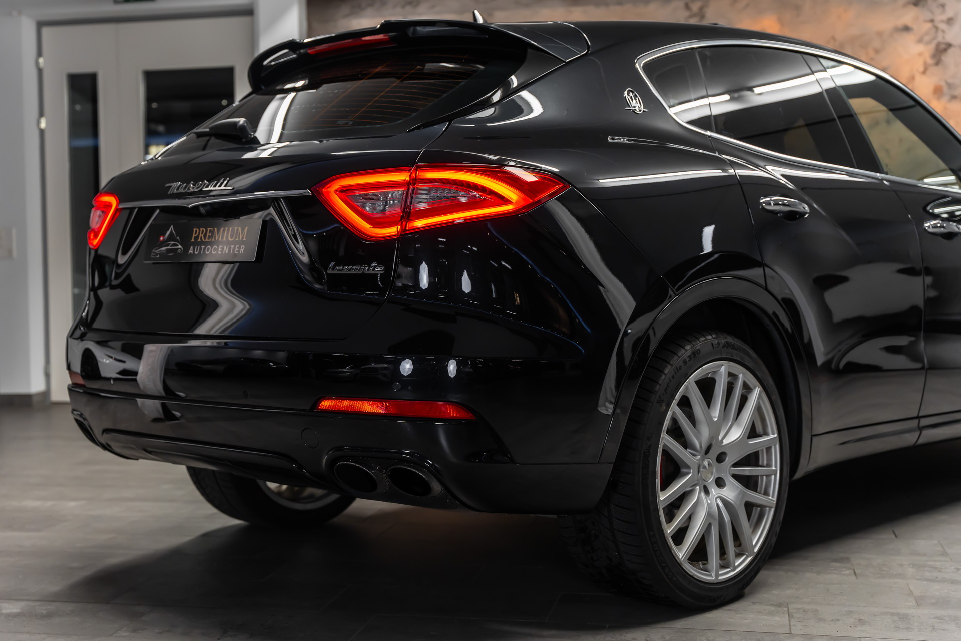 MASERATI Levante S 3.0 V6 Automatica *CH-Fahrzeug*Panorama*Fahrassist*360°*Alcantara*-image-6