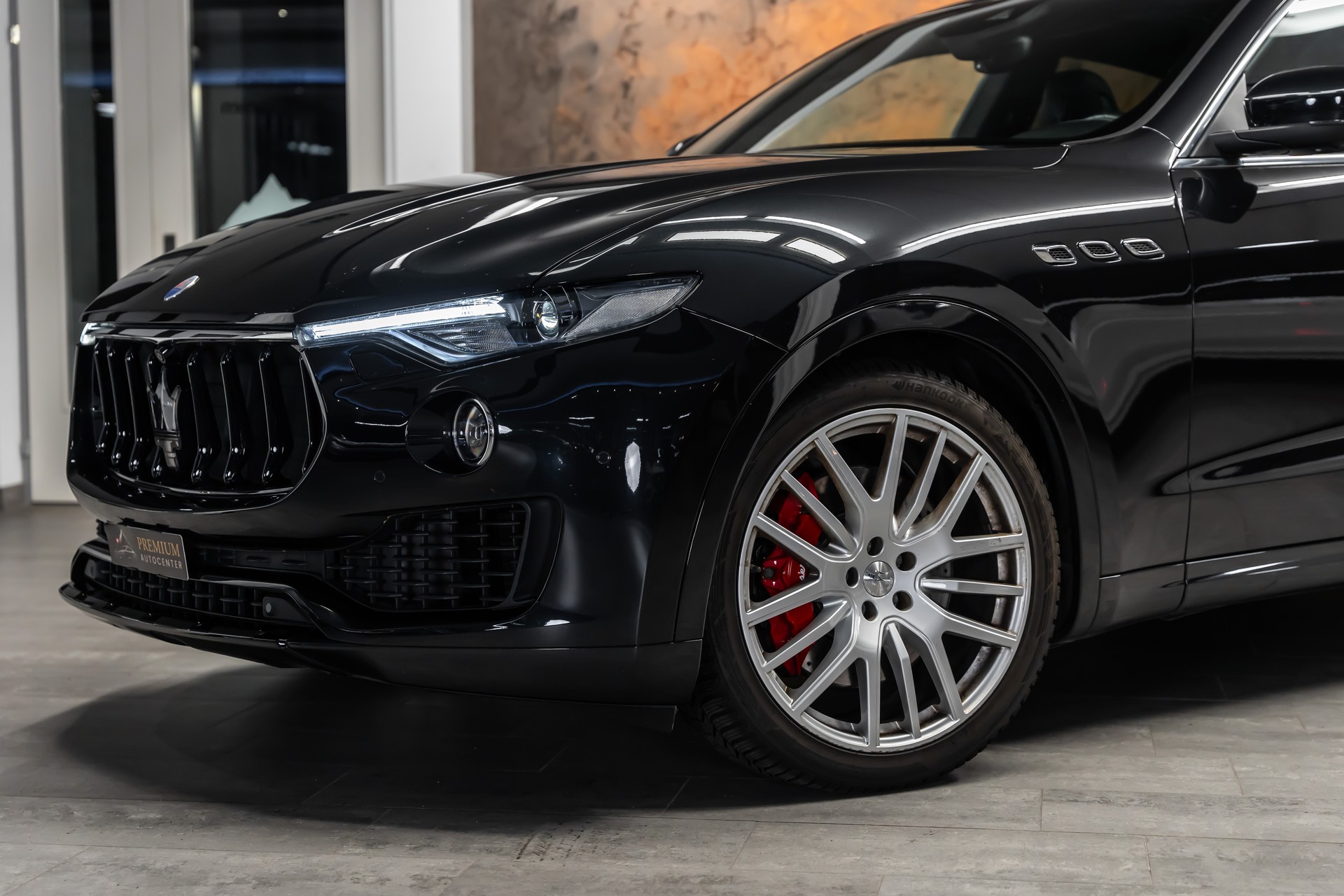 MASERATI Levante S 3.0 V6 Automatica *CH-Fahrzeug*Panorama*Fahrassist*360°*Alcantara*-showroom-element-2