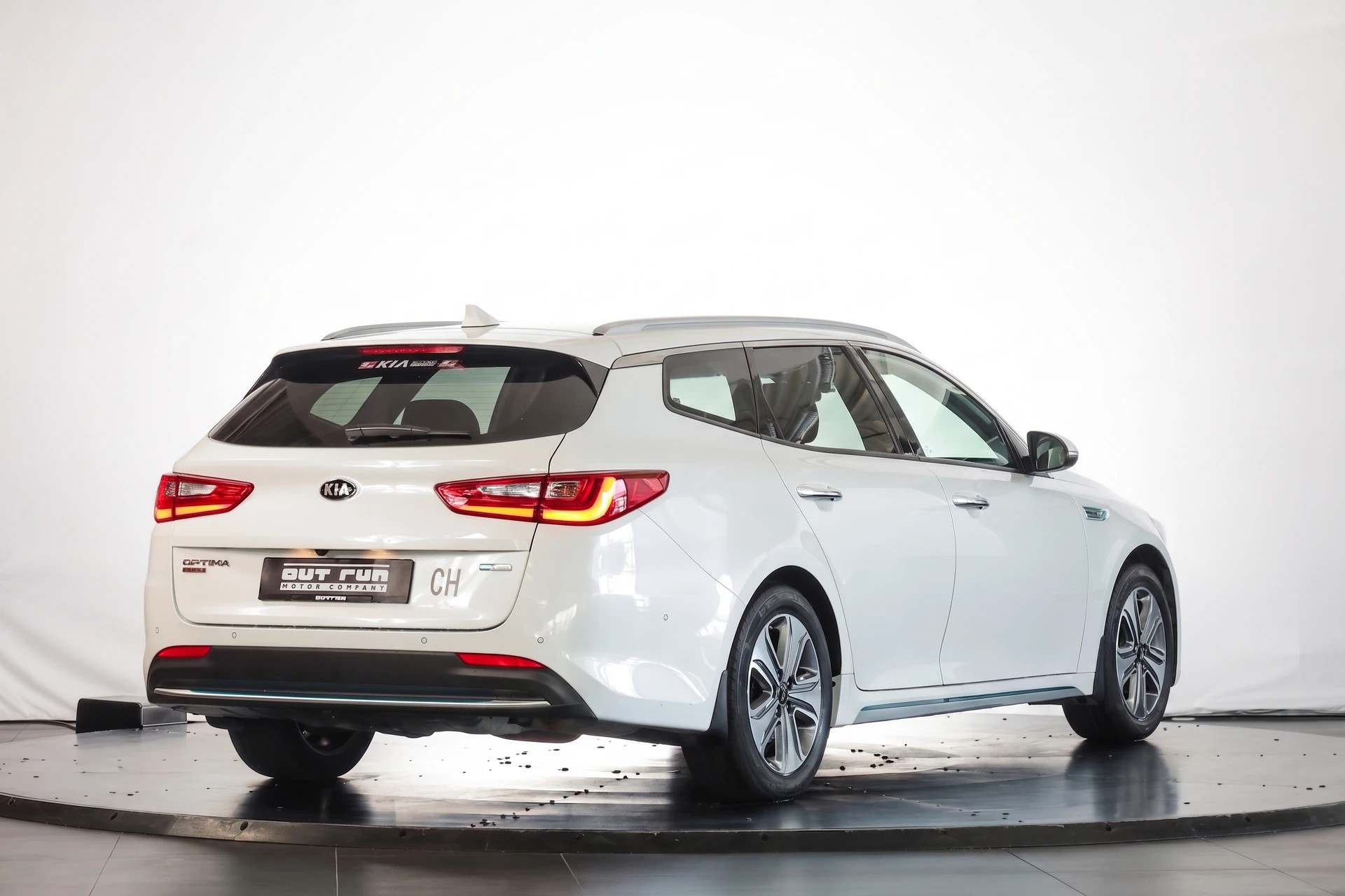 KIA Optima SW 2.0 T-GDI Plug-in Hybrid Automat Caméra 360° / Sièges ventilés / Attelage-image-4