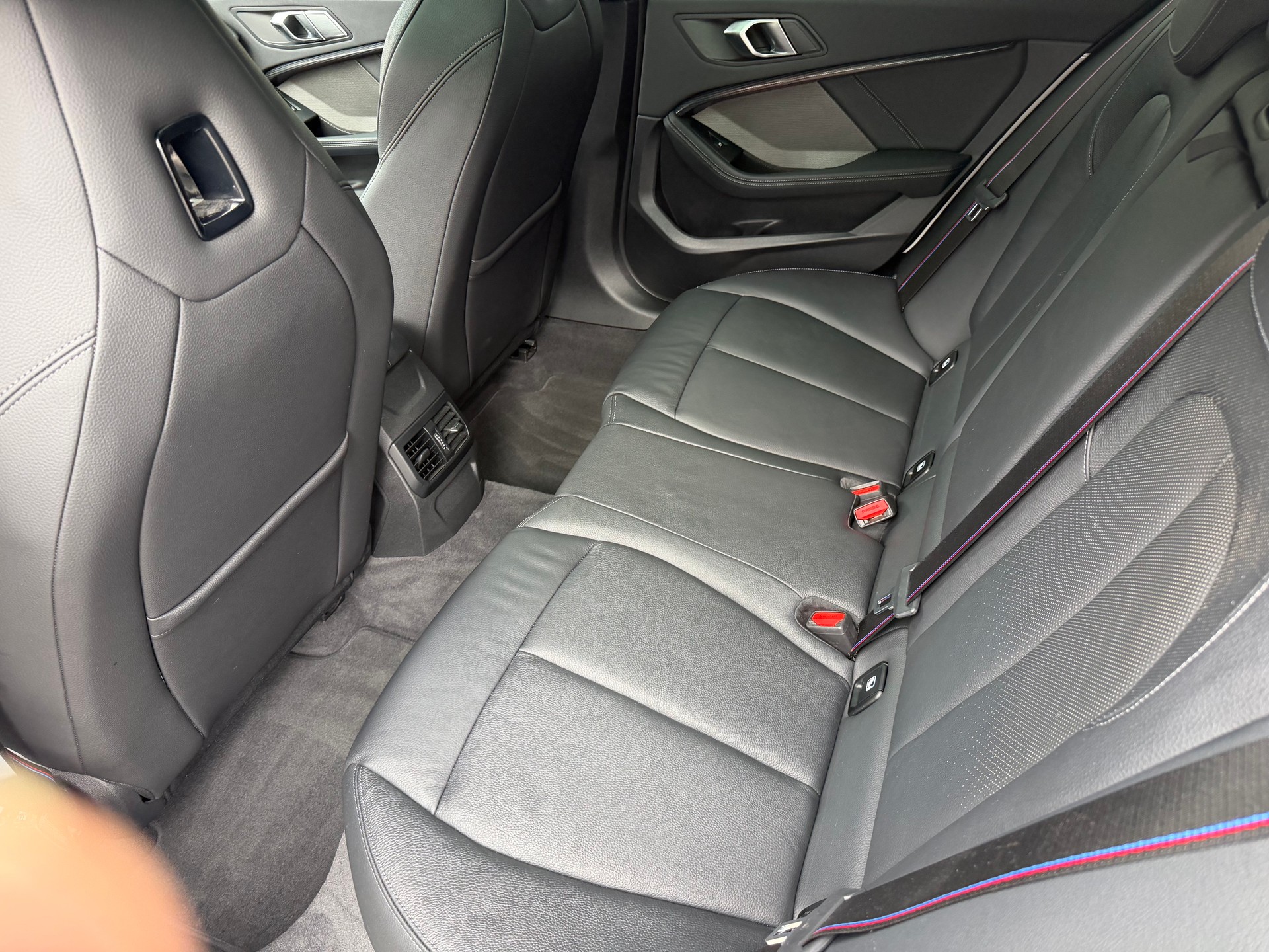 BMW M135i xDrive Steptronic-image-13