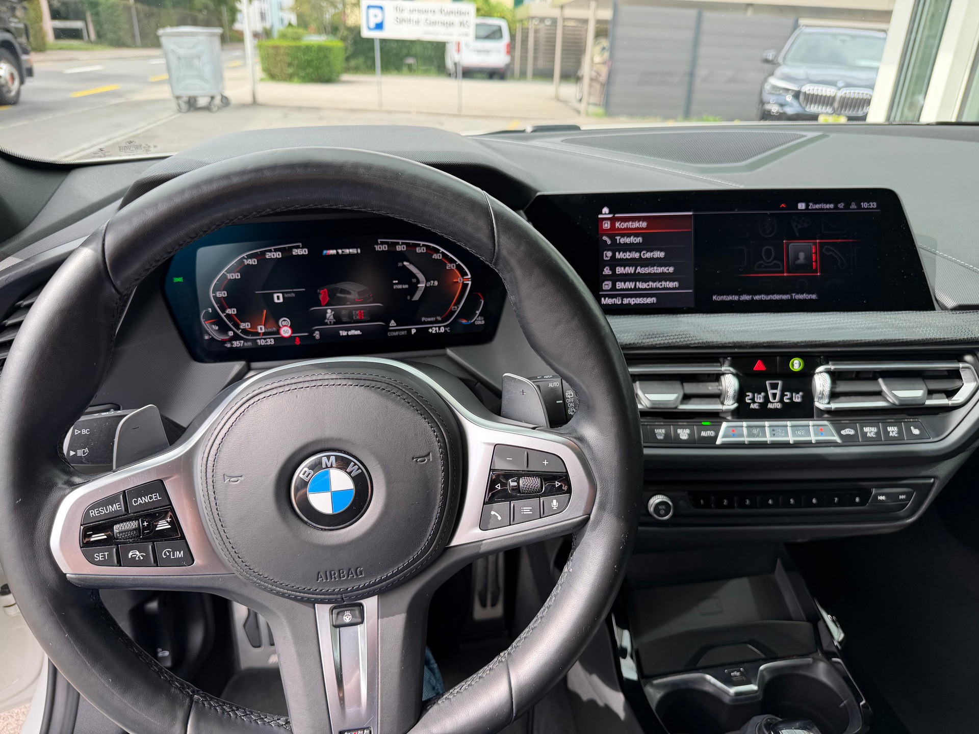 BMW M135i xDrive Steptronic-image-6