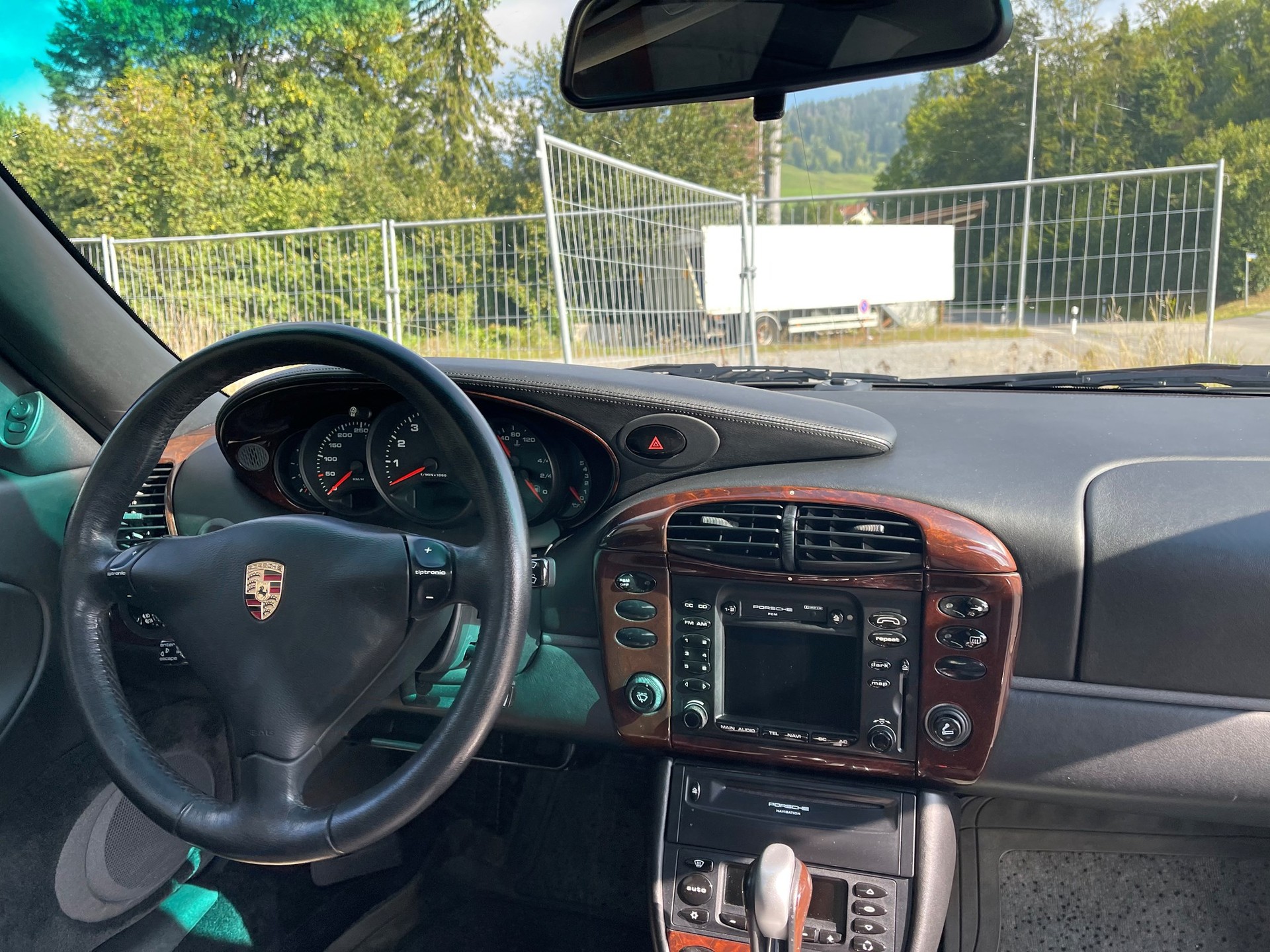 PORSCHE 911 Carrera 4-image-7