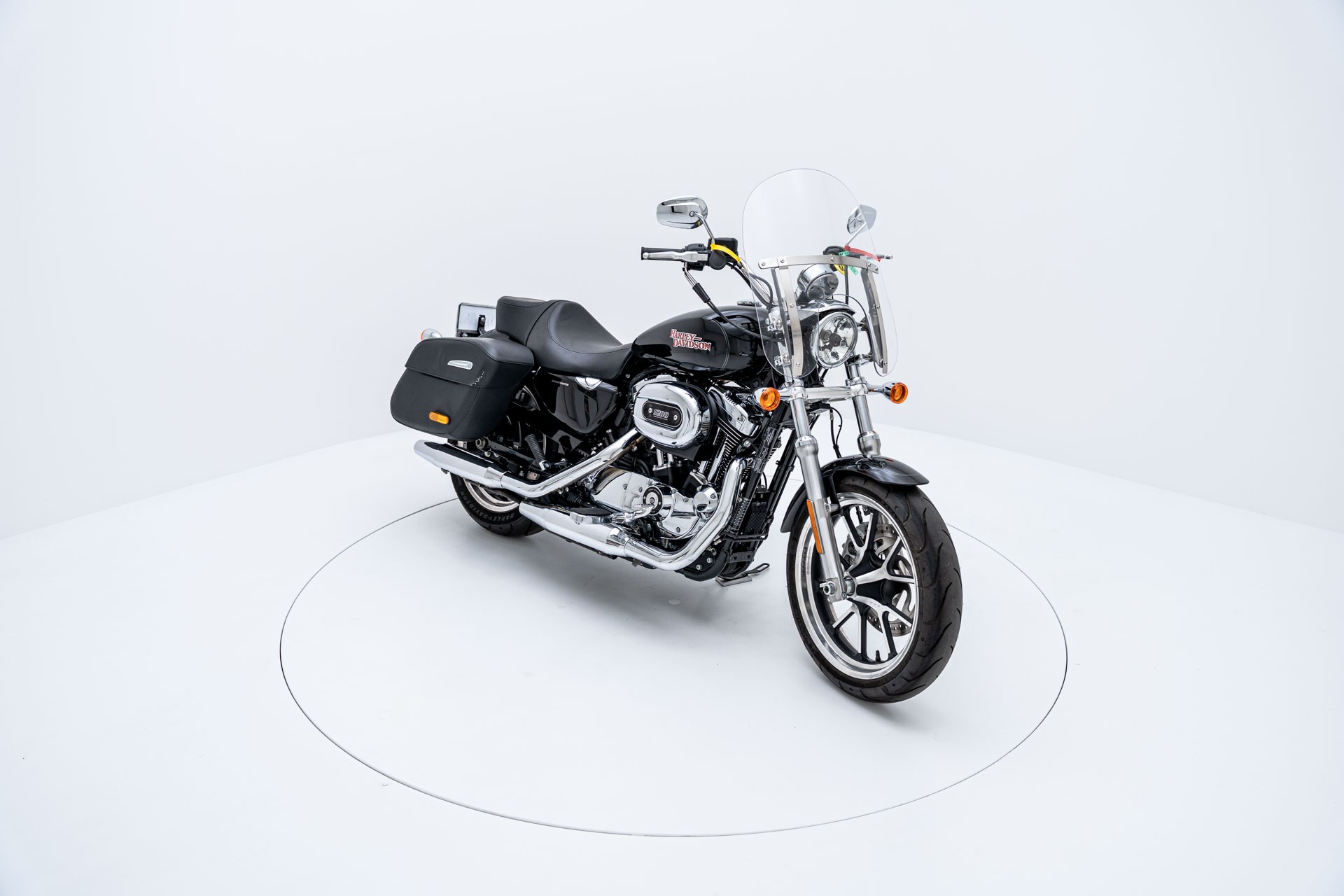 HARLEY-DAVIDSON XL 1200 T Super Low ABS-image-1