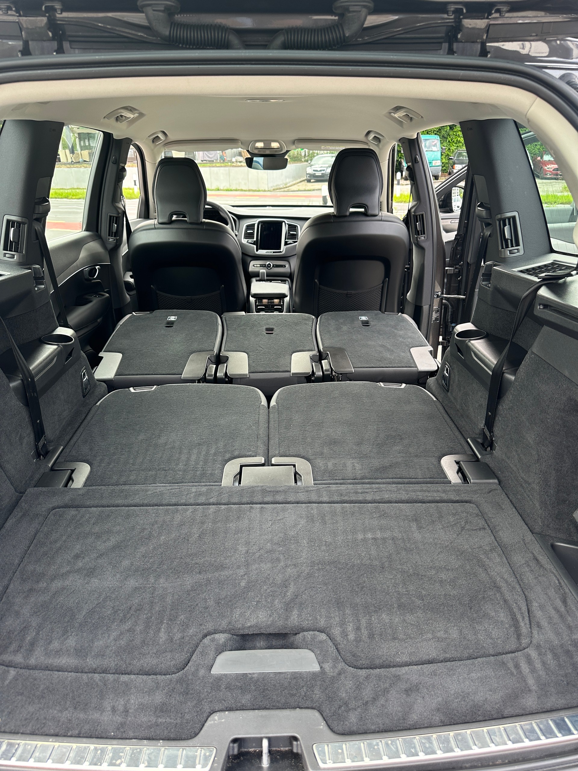 VOLVO XC90 B5 Benzin Mild Hybrid AWD Plus Dark Geartronic-image-6