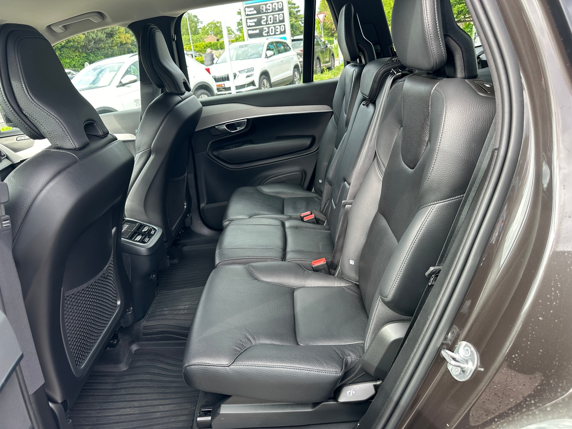 VOLVO XC90 B5 Benzin Mild Hybrid AWD Plus Dark Geartronic-image-13