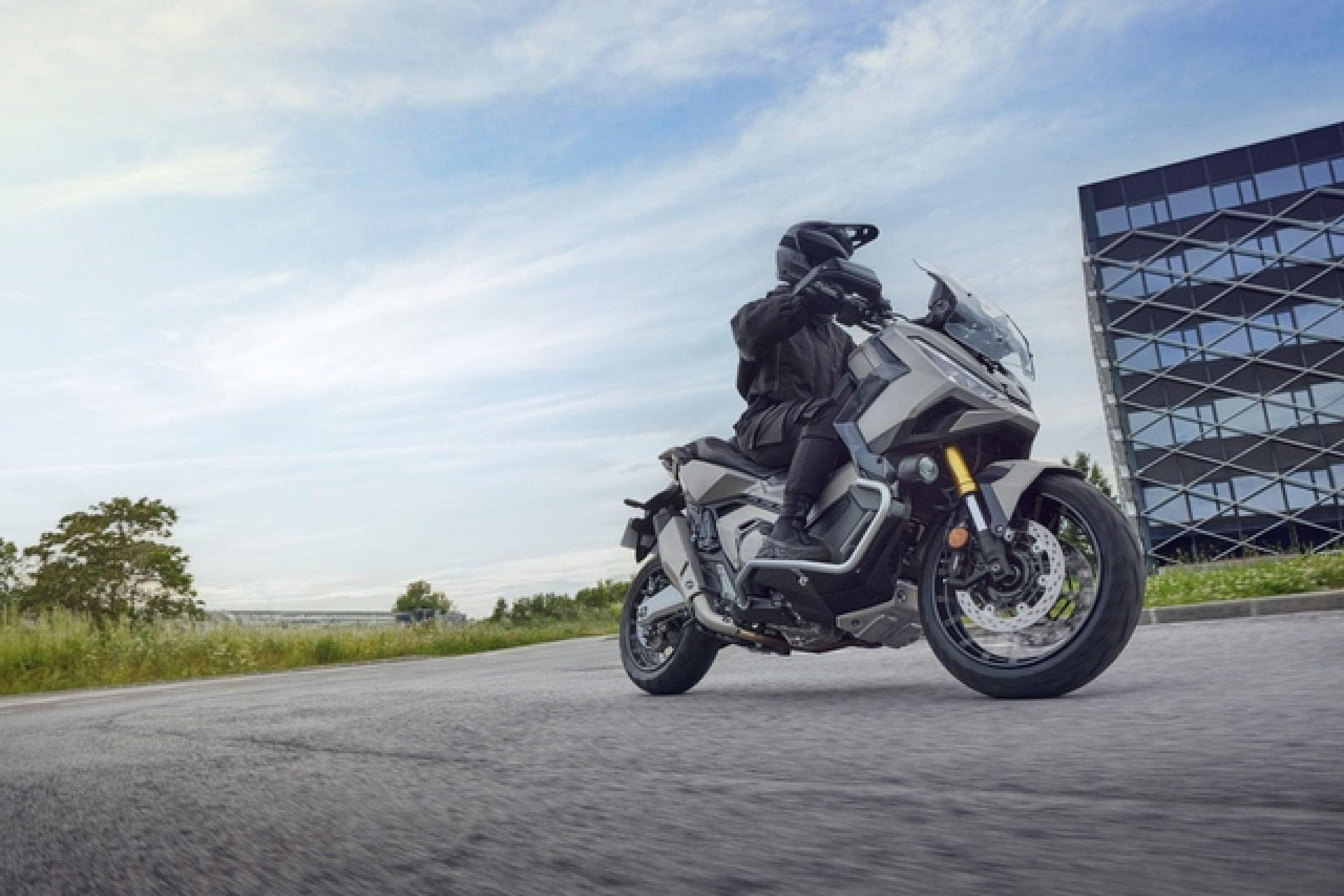 HONDA X-ADV 750-image-3