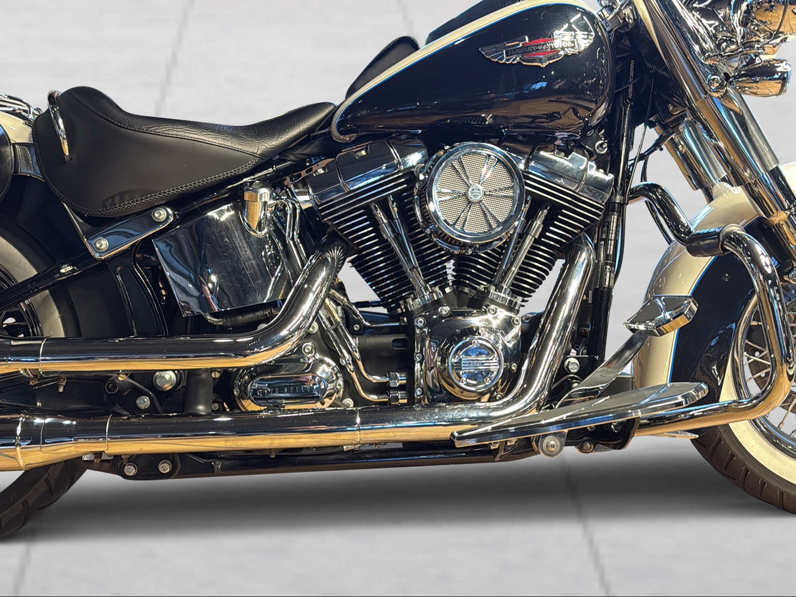 HARLEY-DAVIDSON FLSTN Softail Deluxe ABS-image-4