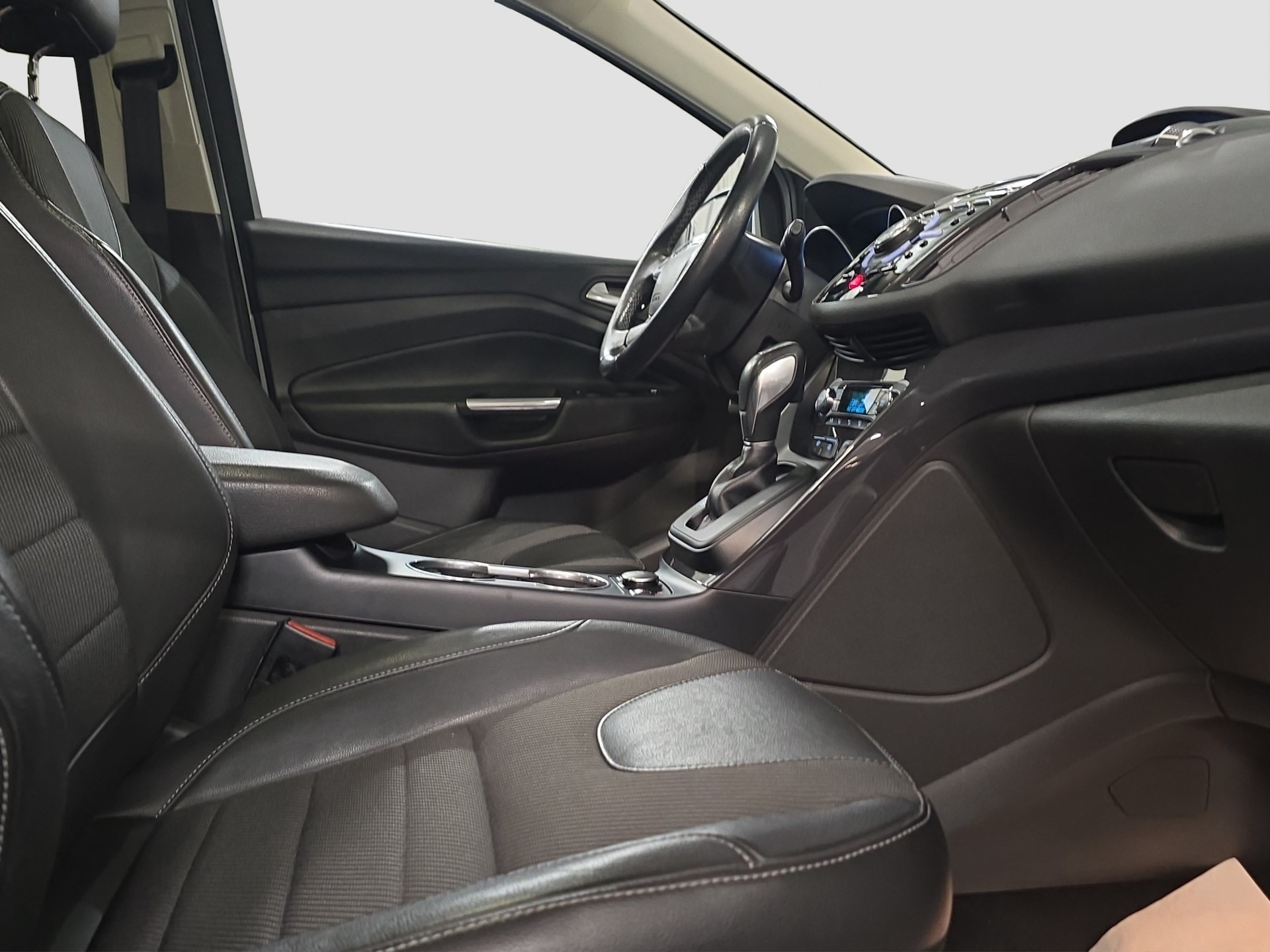 FORD Kuga 2.0 TDCi Titanium S 4WD PowerShift-image-12