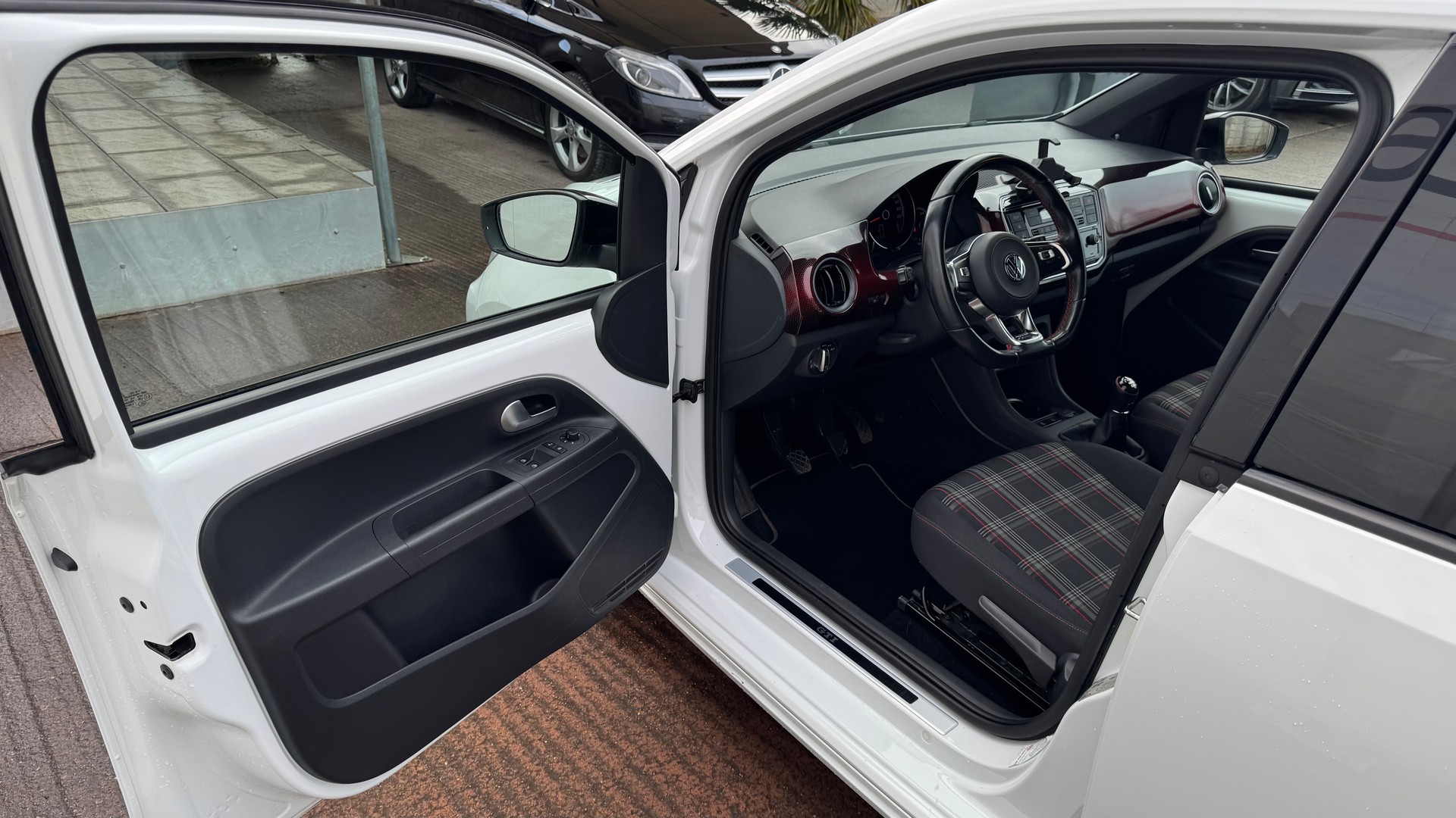 VW Up 1.0 TSI GTI-image-18