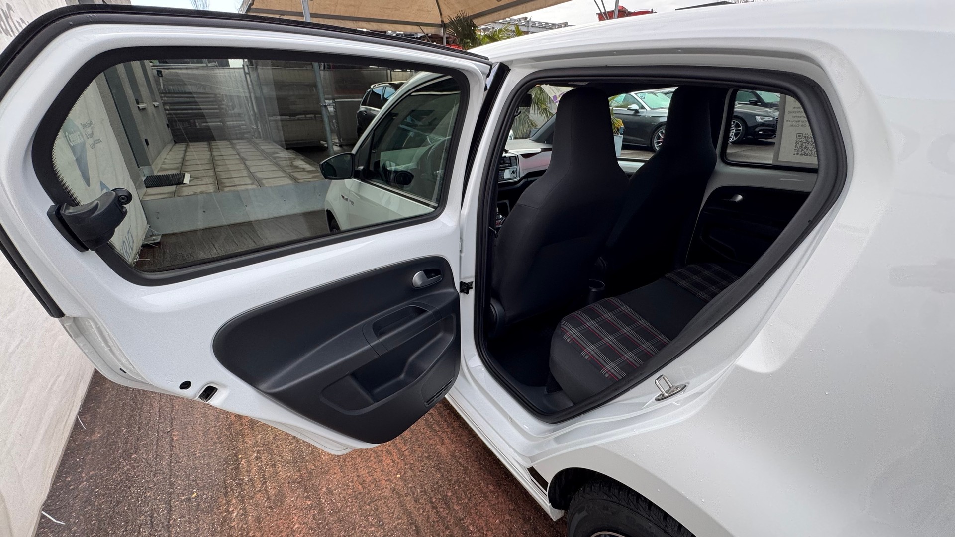 VW Up 1.0 TSI GTI-image-15