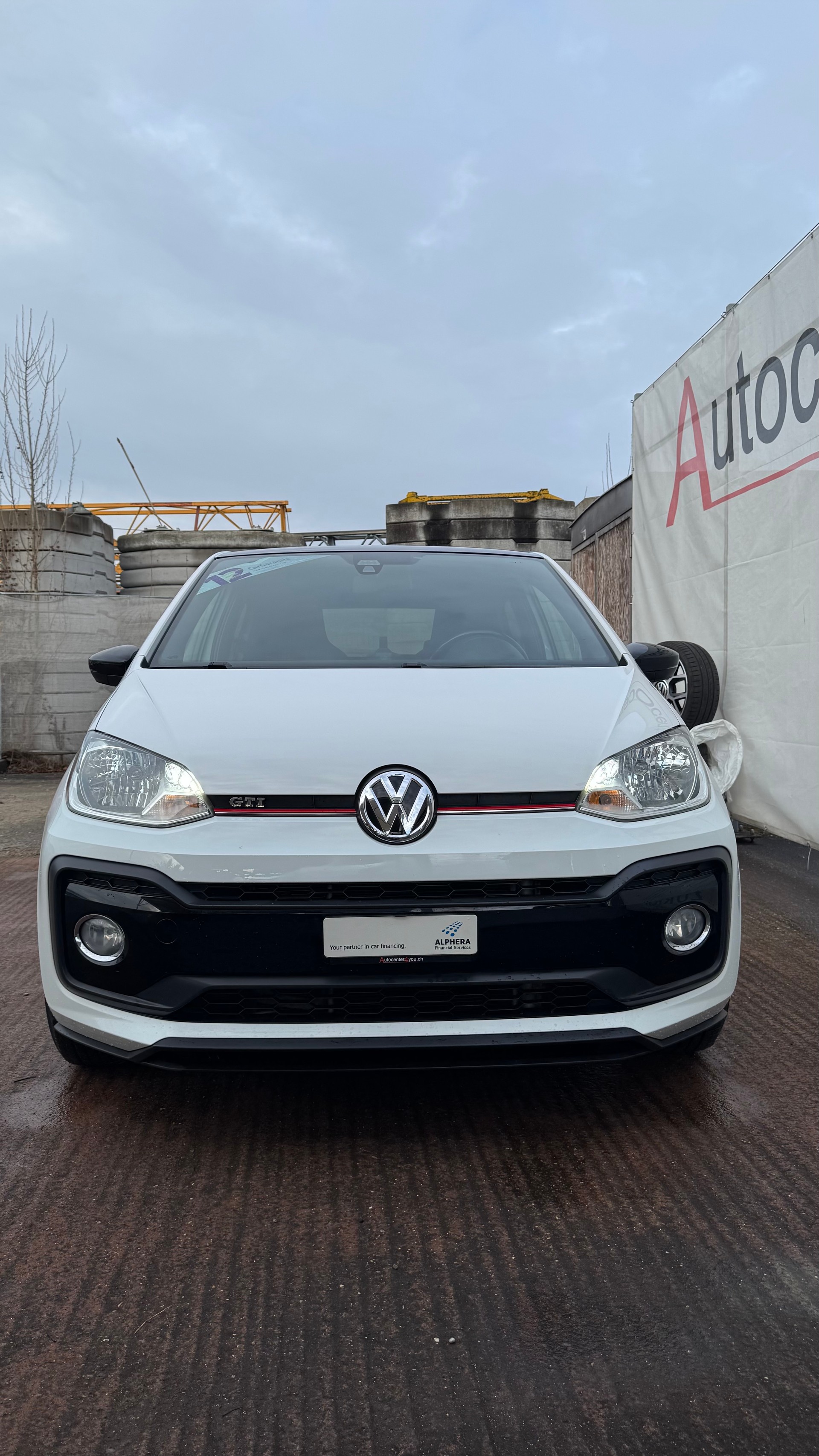 VW Up 1.0 TSI GTI-showroom-element-2