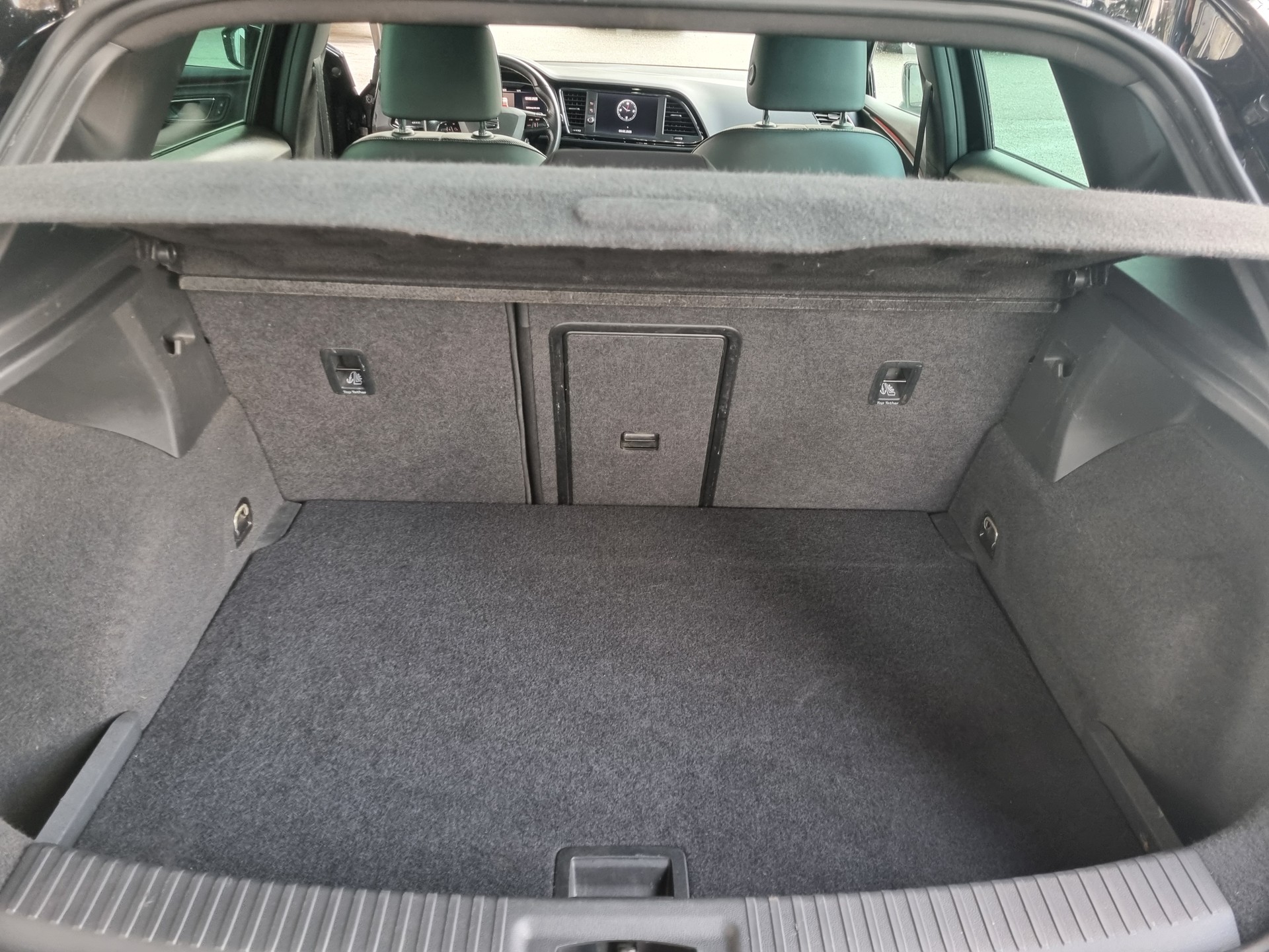 SEAT Leon 2.0 TSI Cupra 300 DSG-image-9