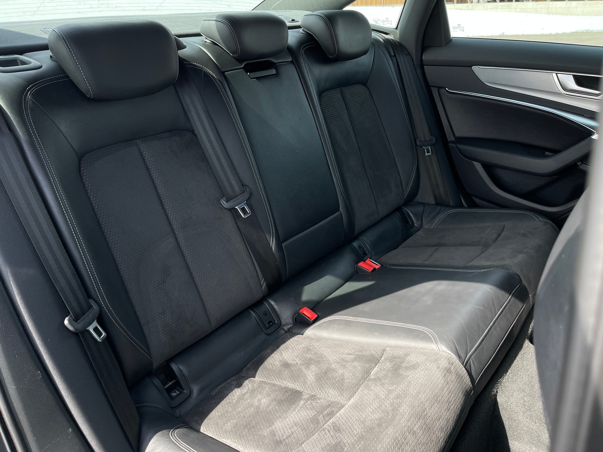 AUDI A6 Limousine 45 TFSI Sport Attraction quattro S-tronic-image-5