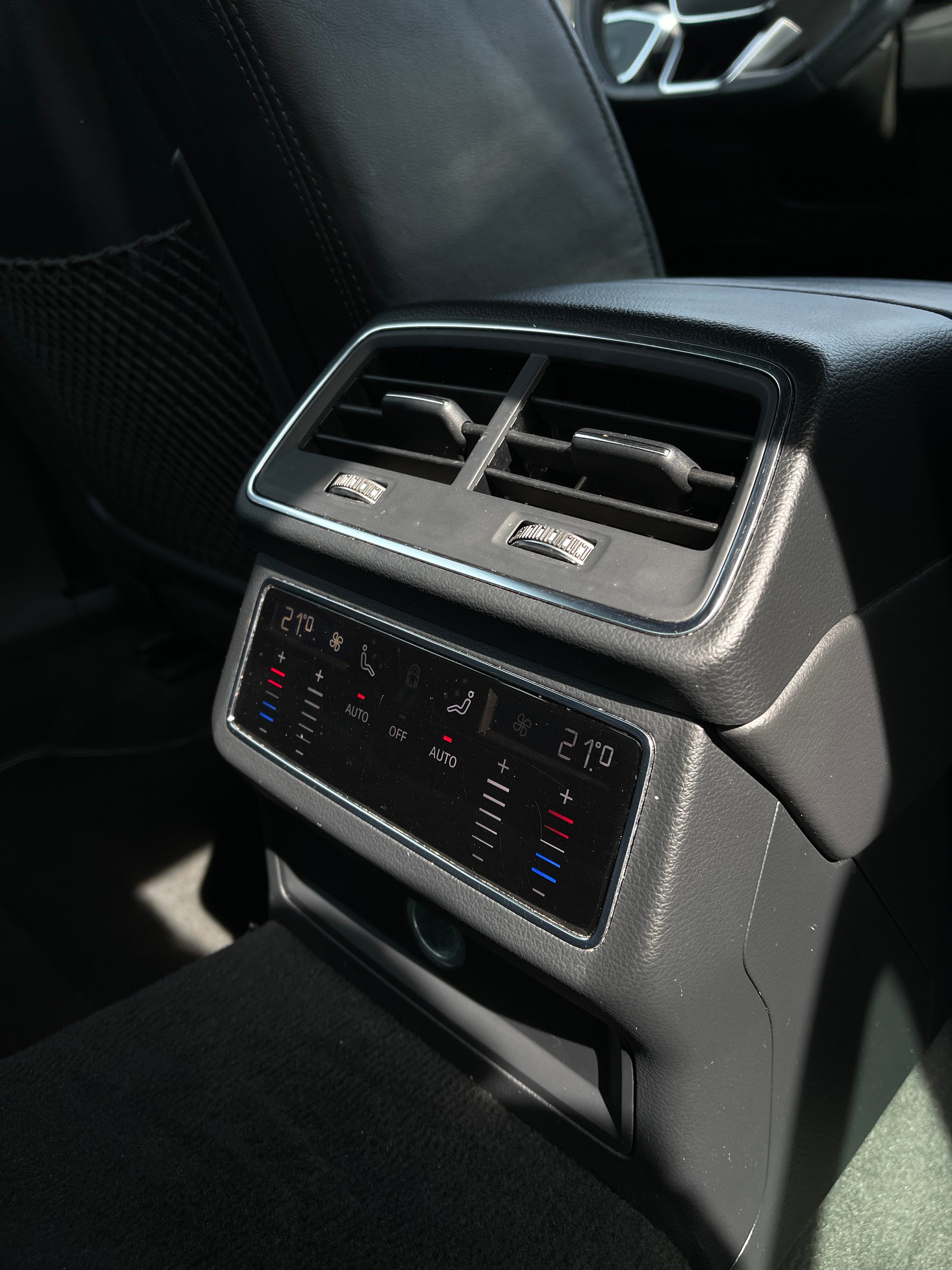 AUDI A6 Limousine 45 TFSI Sport Attraction quattro S-tronic-image-11