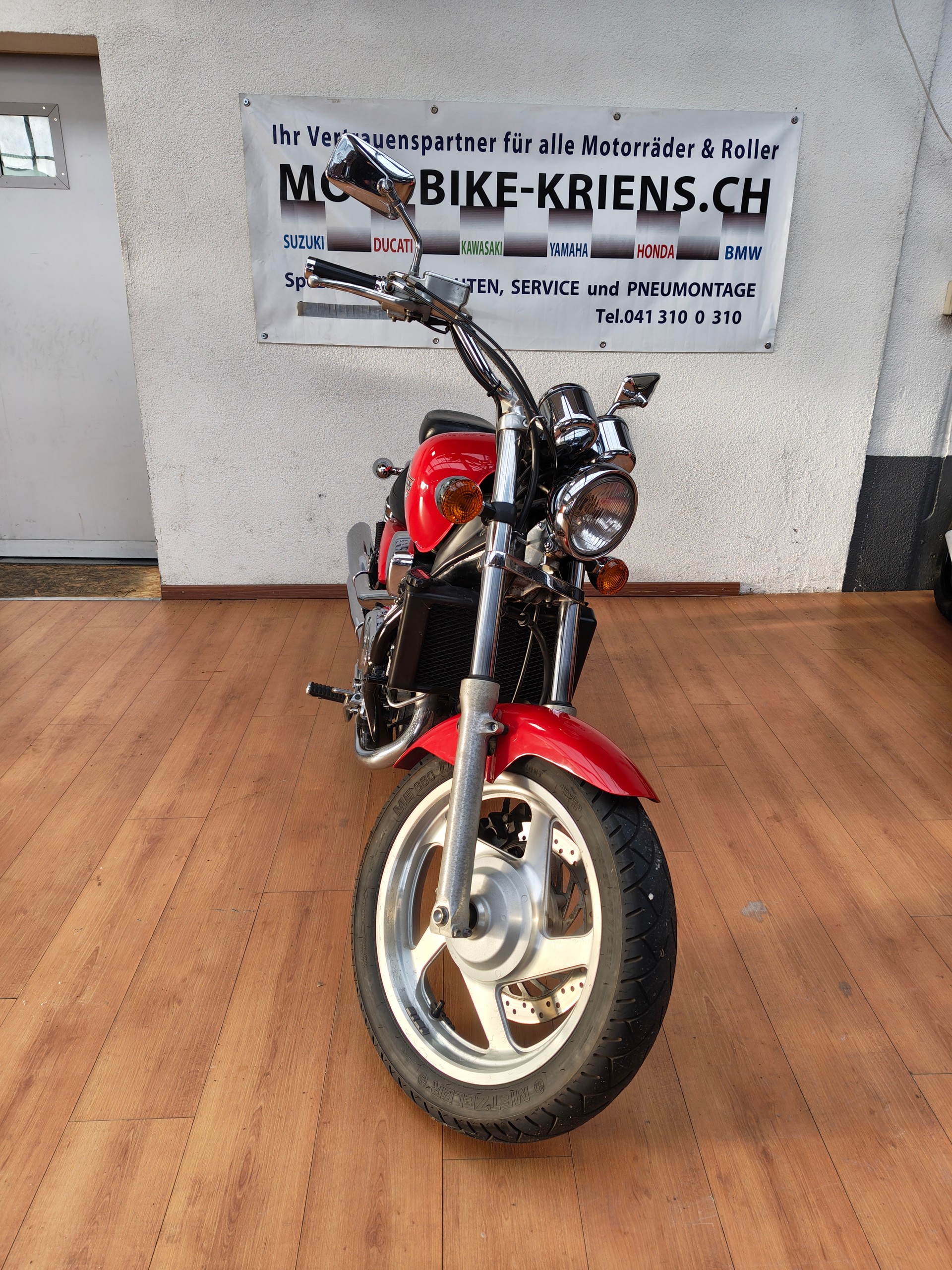HONDA VF 750 C Magna-image-2