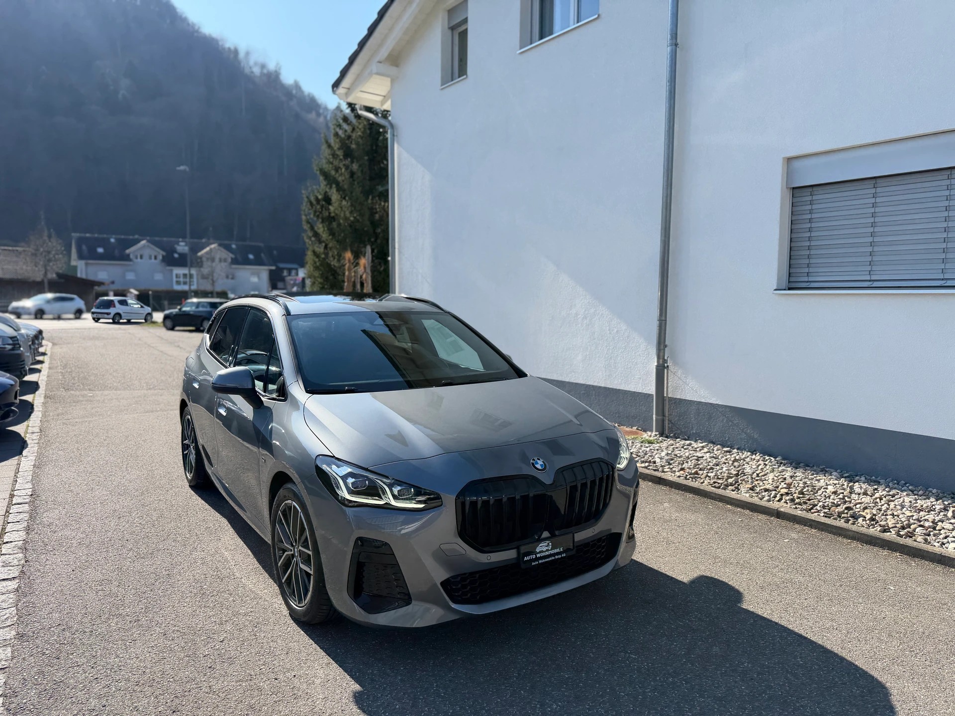 BMW 218d Active Tourer M Sport DKG-showroom-element-1