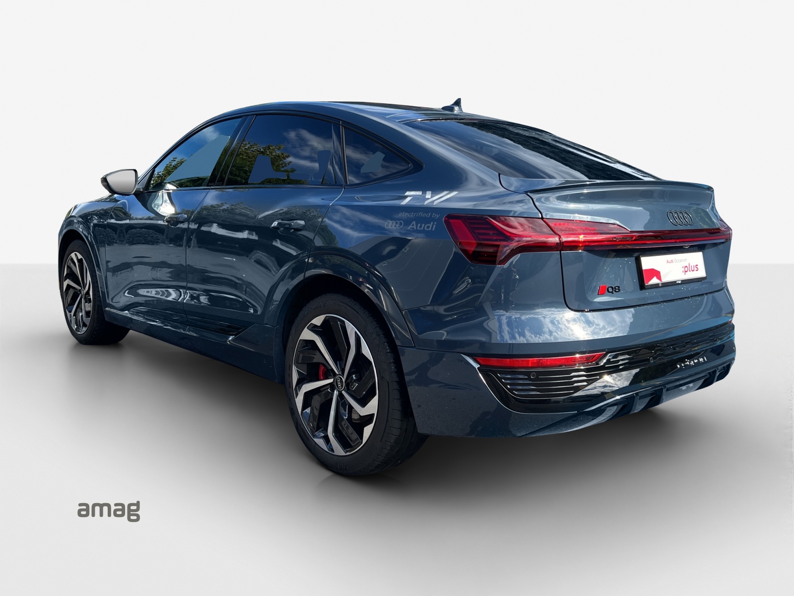 AUDI Q8 Sportback 55 e-tron S line quattro-showroom-element-2