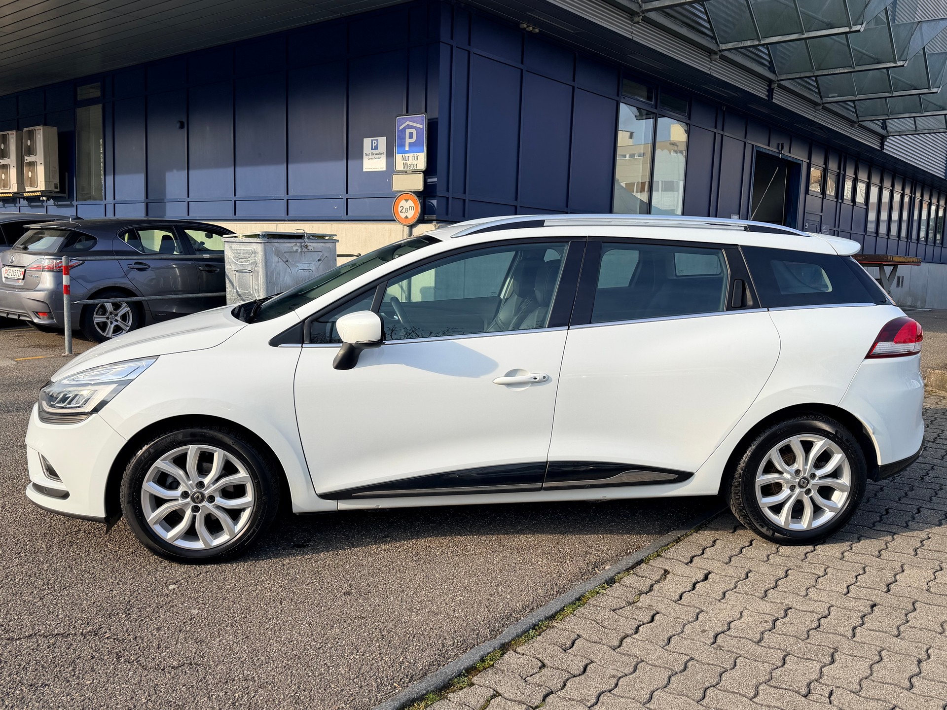 RENAULT Clio Grandtour 1.5 dCi Intens EDC-image-5