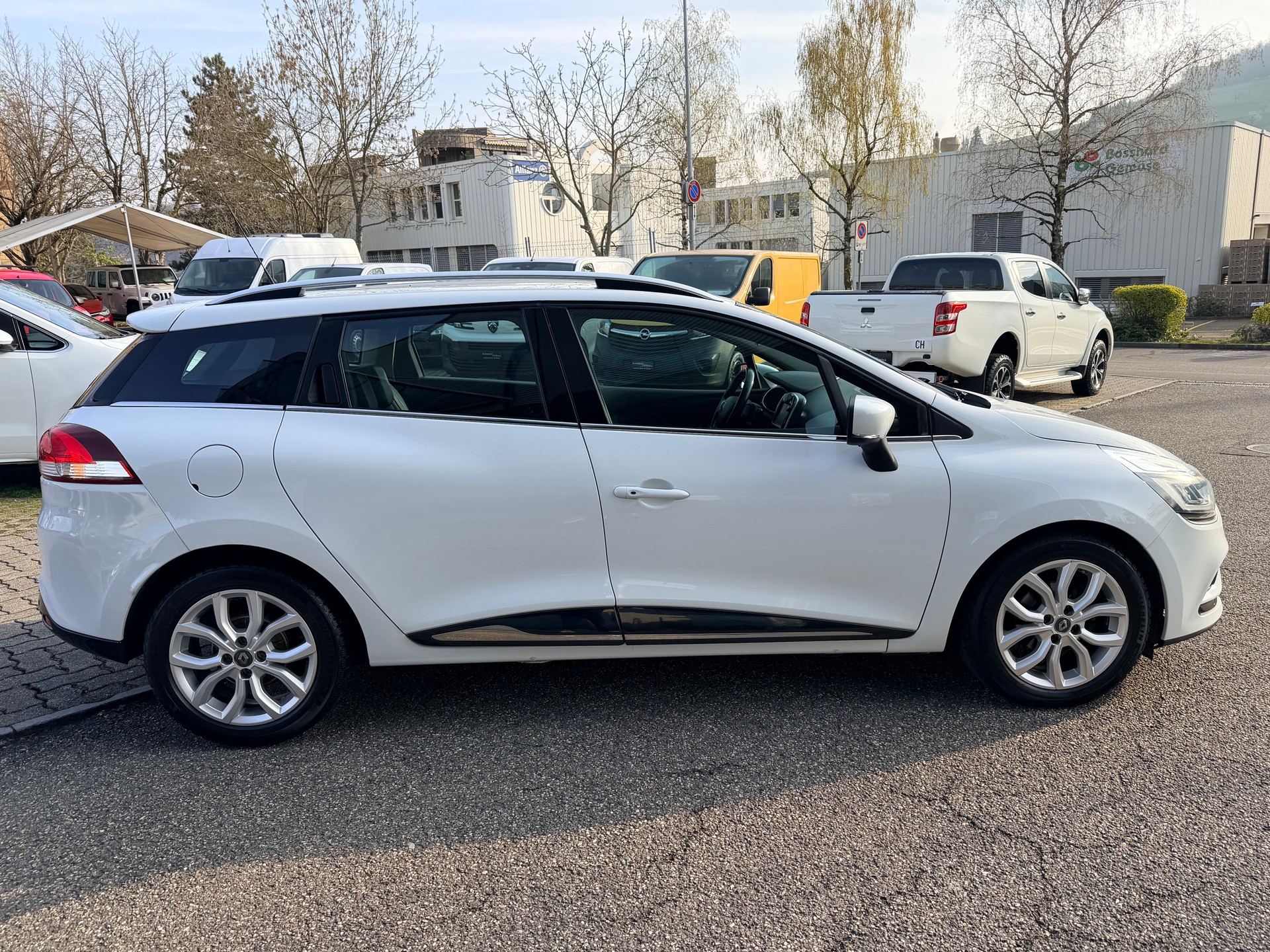 RENAULT Clio Grandtour 1.5 dCi Intens EDC-showroom-element-1