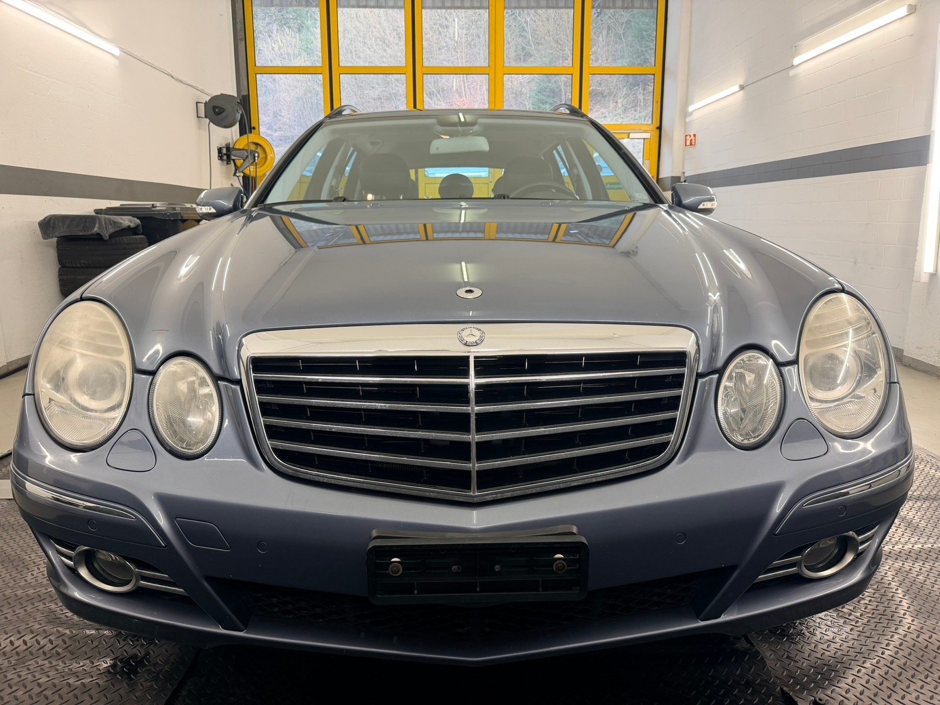 MERCEDES-BENZ E 320 CDI Avantgarde 4Matic Automatic-showroom-element-1