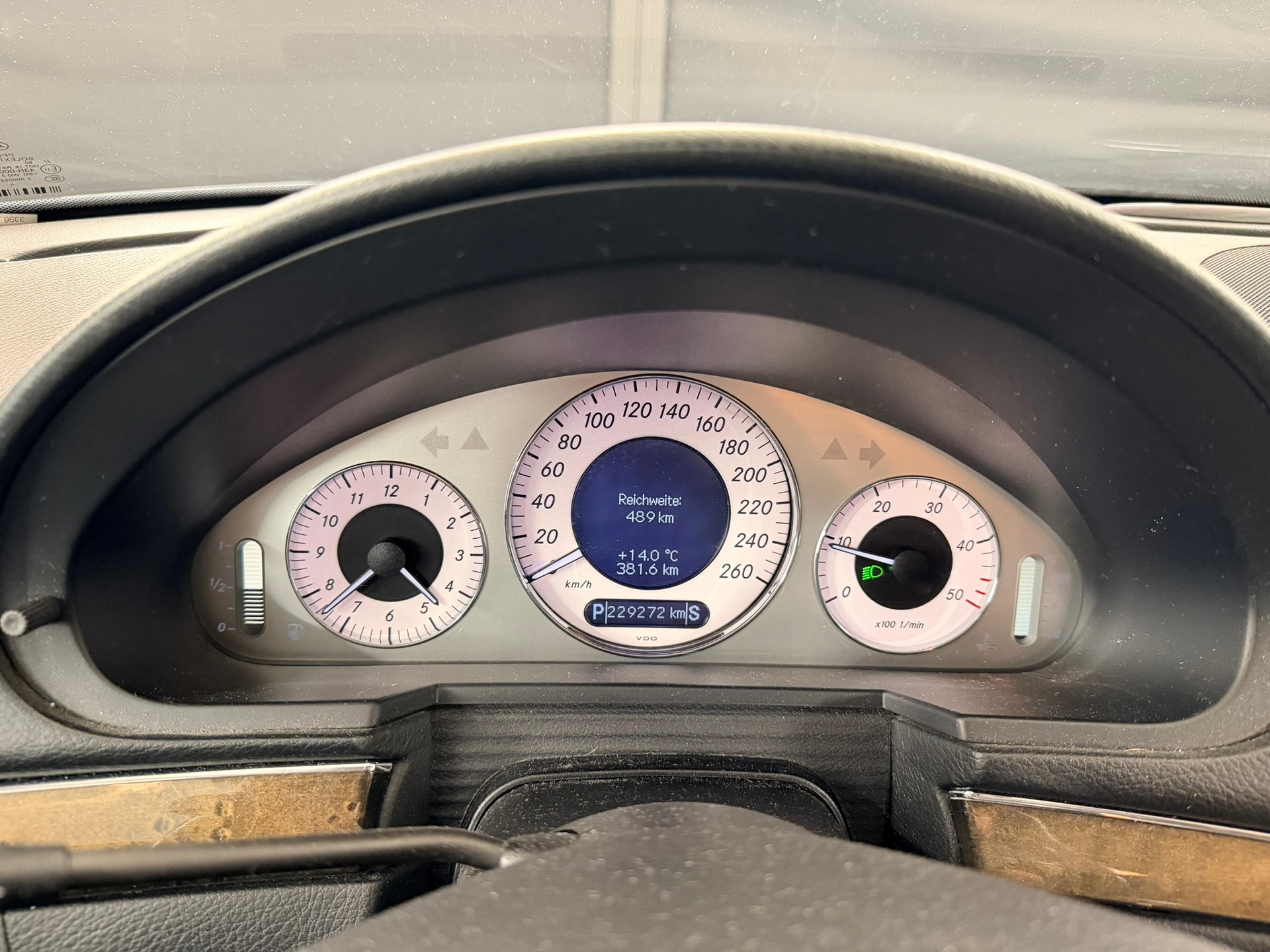 MERCEDES-BENZ E 320 CDI Avantgarde 4Matic Automatic-image-17