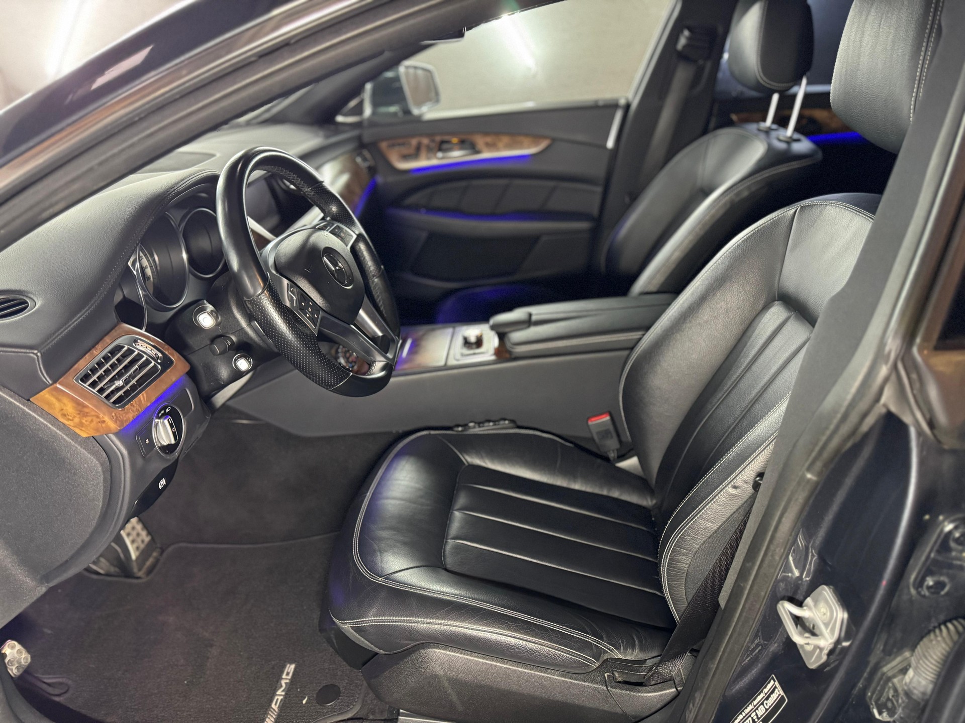 MERCEDES-BENZ CLS 350 CDI 4Matic 7G-Tronic AMG-Line-image-7