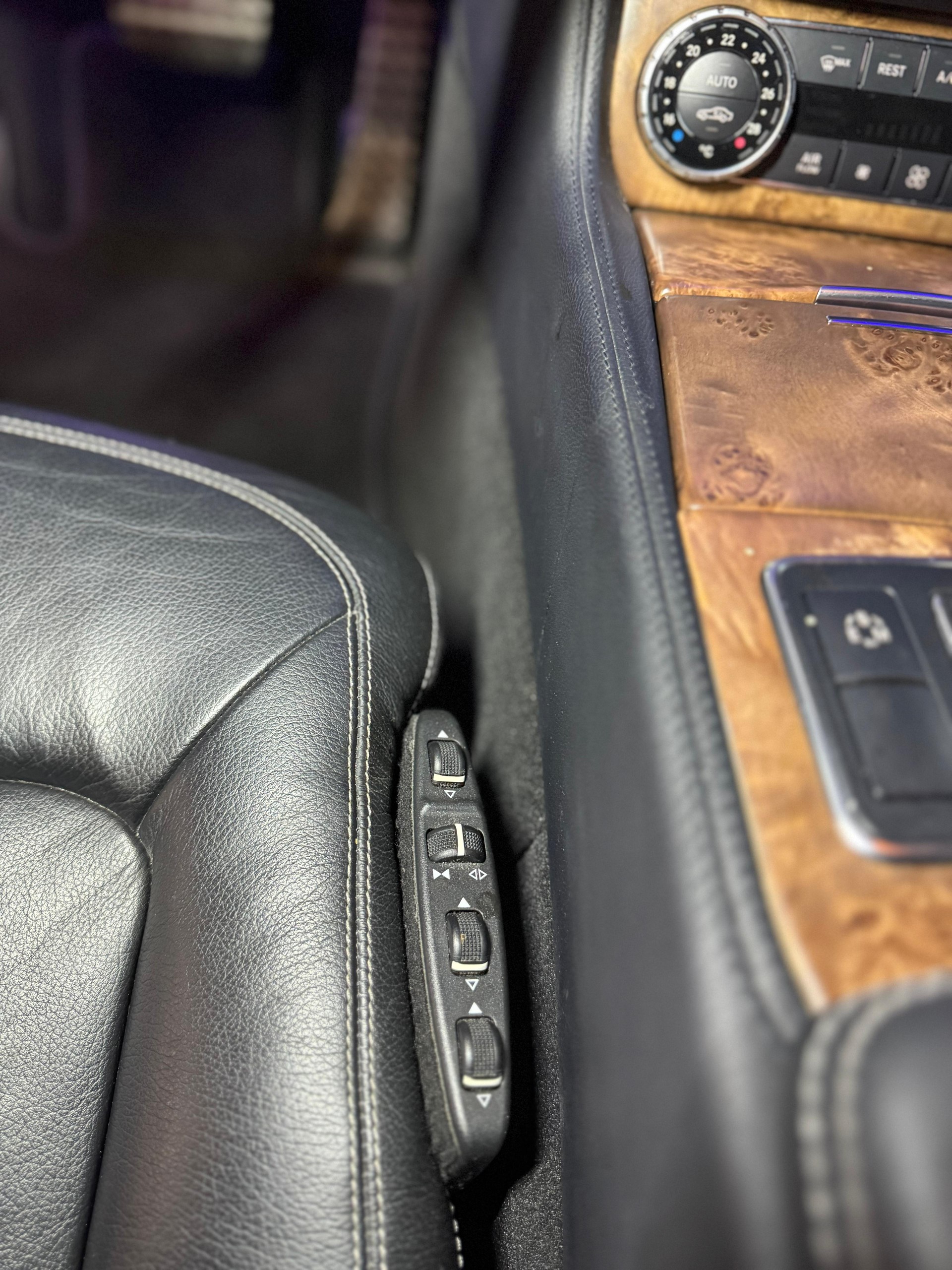 MERCEDES-BENZ CLS 350 CDI 4Matic 7G-Tronic AMG-Line-image-14