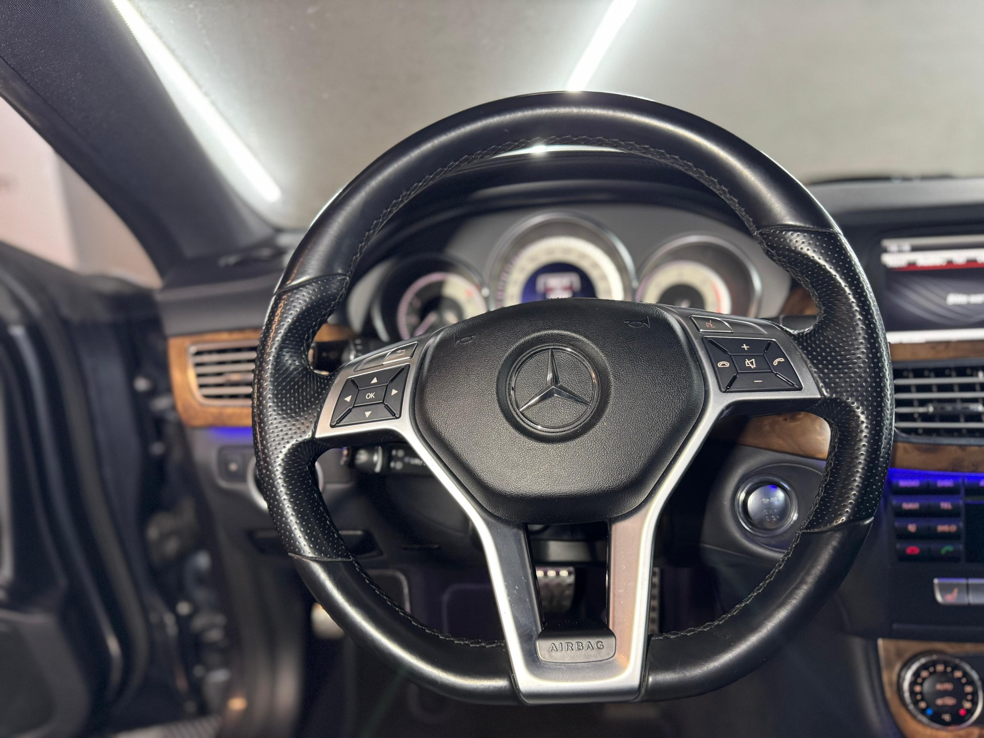 MERCEDES-BENZ CLS 350 CDI 4Matic 7G-Tronic AMG-Line-image-10