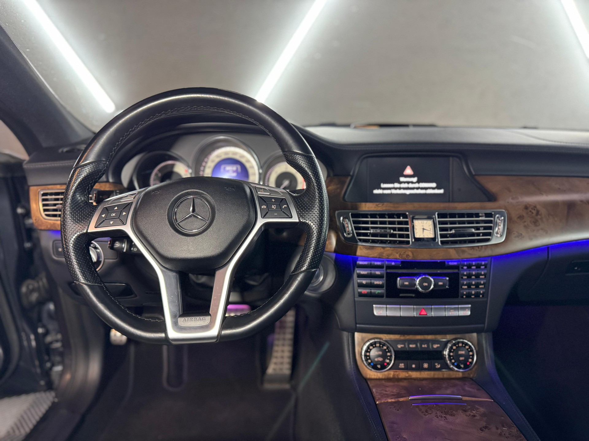 MERCEDES-BENZ CLS 350 CDI 4Matic 7G-Tronic AMG-Line-image-9
