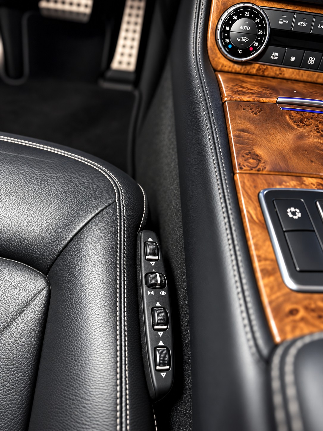 MERCEDES-BENZ CLS 350 CDI 4Matic 7G-Tronic AMG-Line-image-11