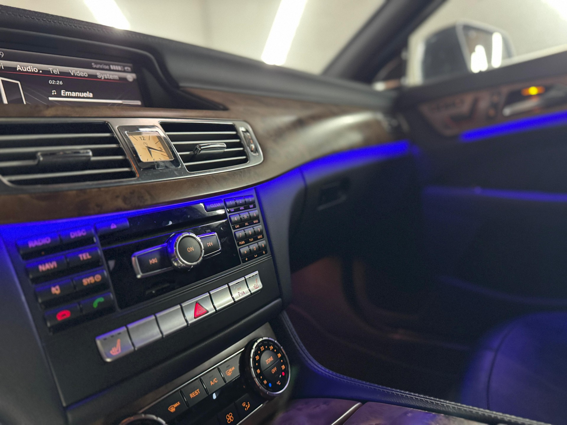 MERCEDES-BENZ CLS 350 CDI 4Matic 7G-Tronic AMG-Line-image-12