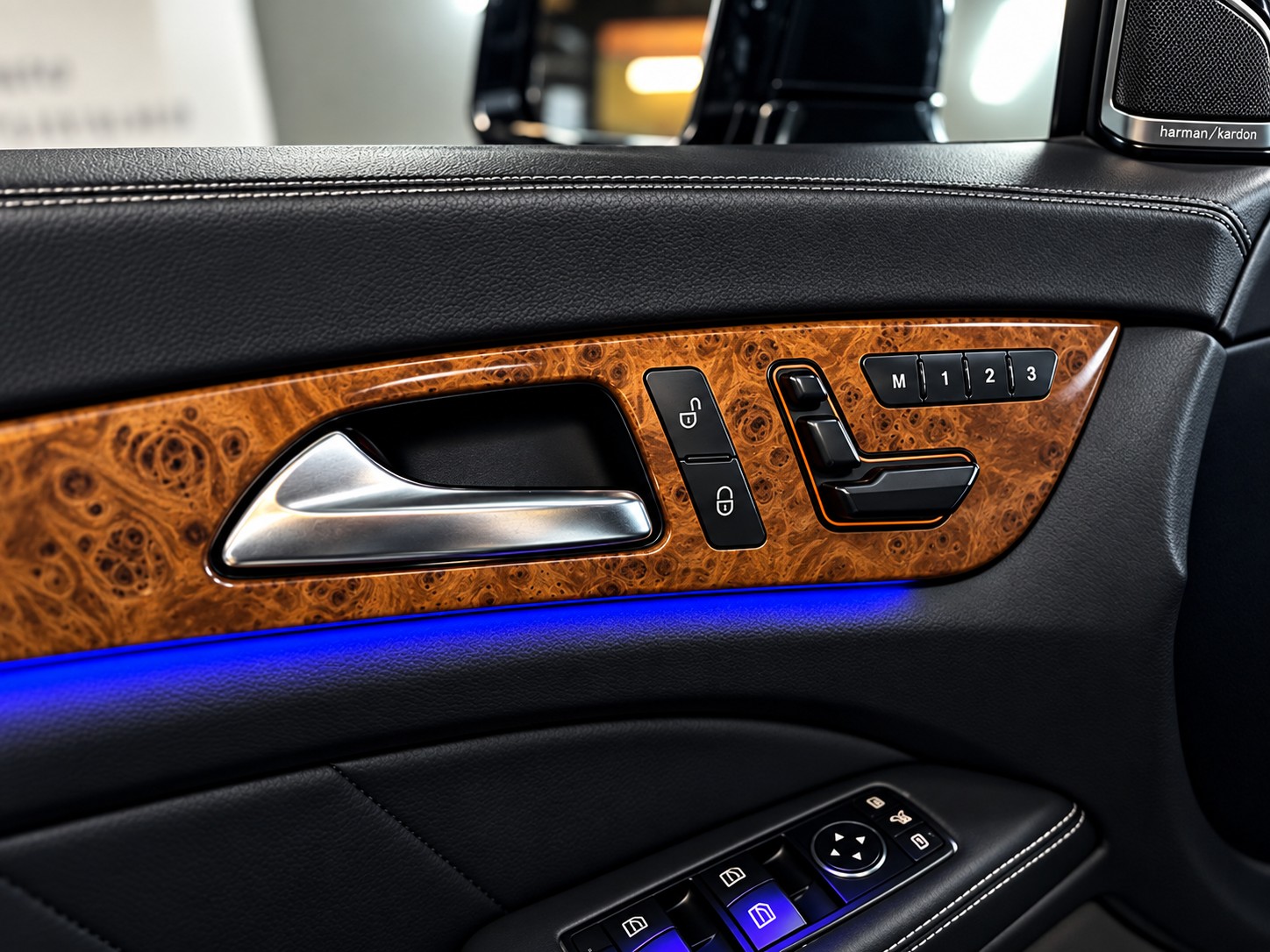 MERCEDES-BENZ CLS 350 CDI 4Matic 7G-Tronic AMG-Line-image-12