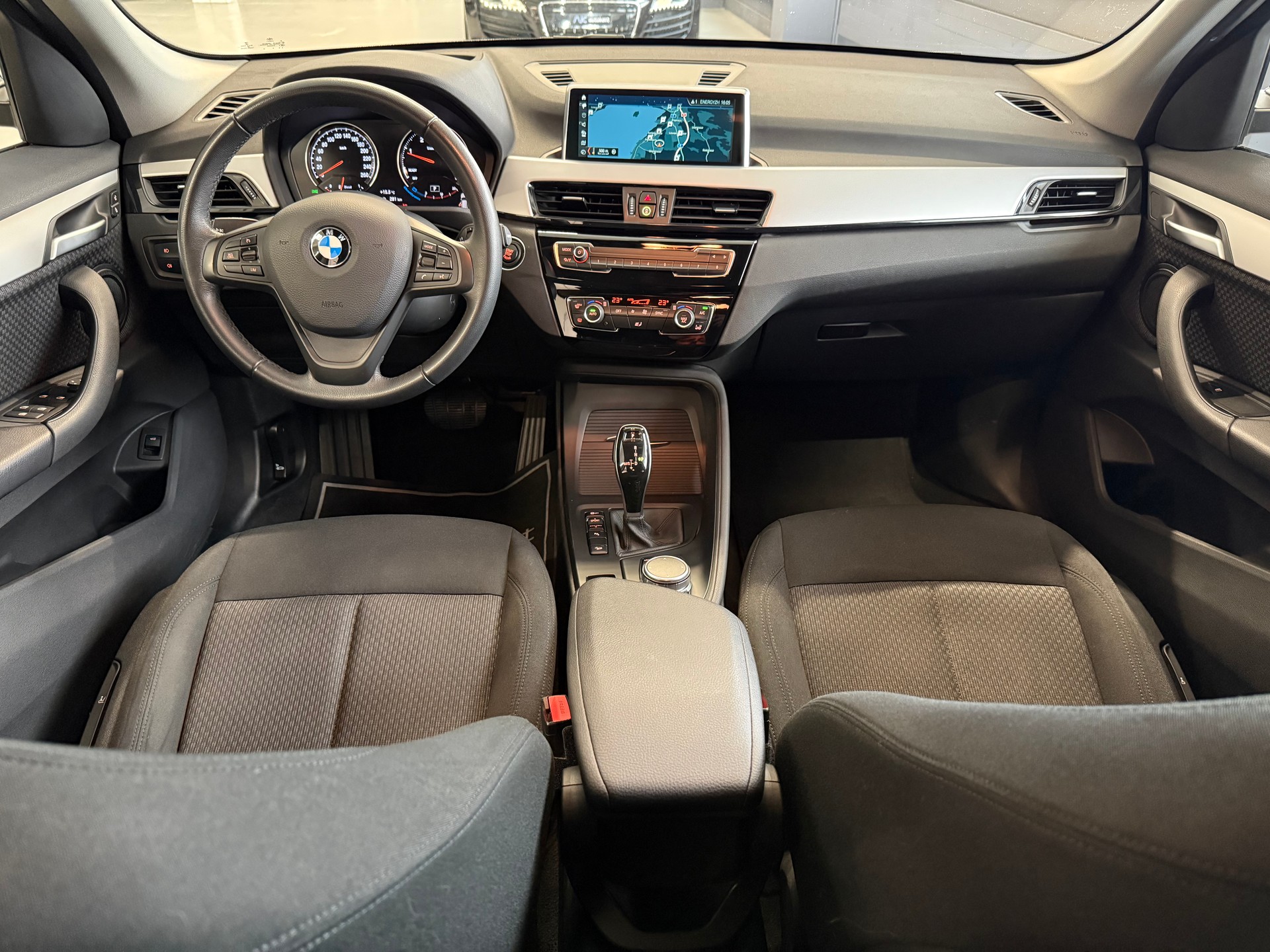 BMW X1 xDrive 20d Steptronic-image-17