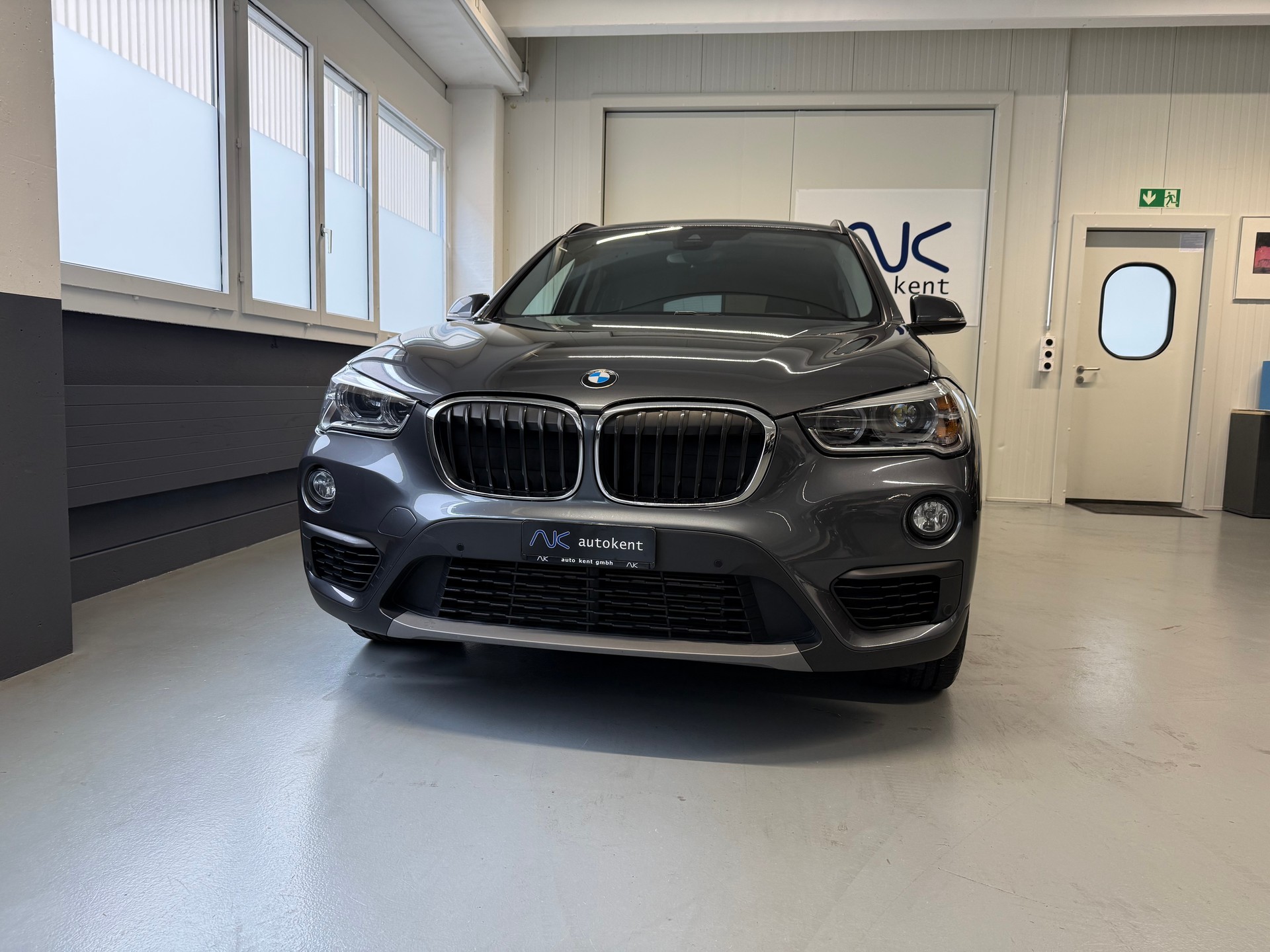 BMW X1 xDrive 20d Steptronic-showroom-element-1