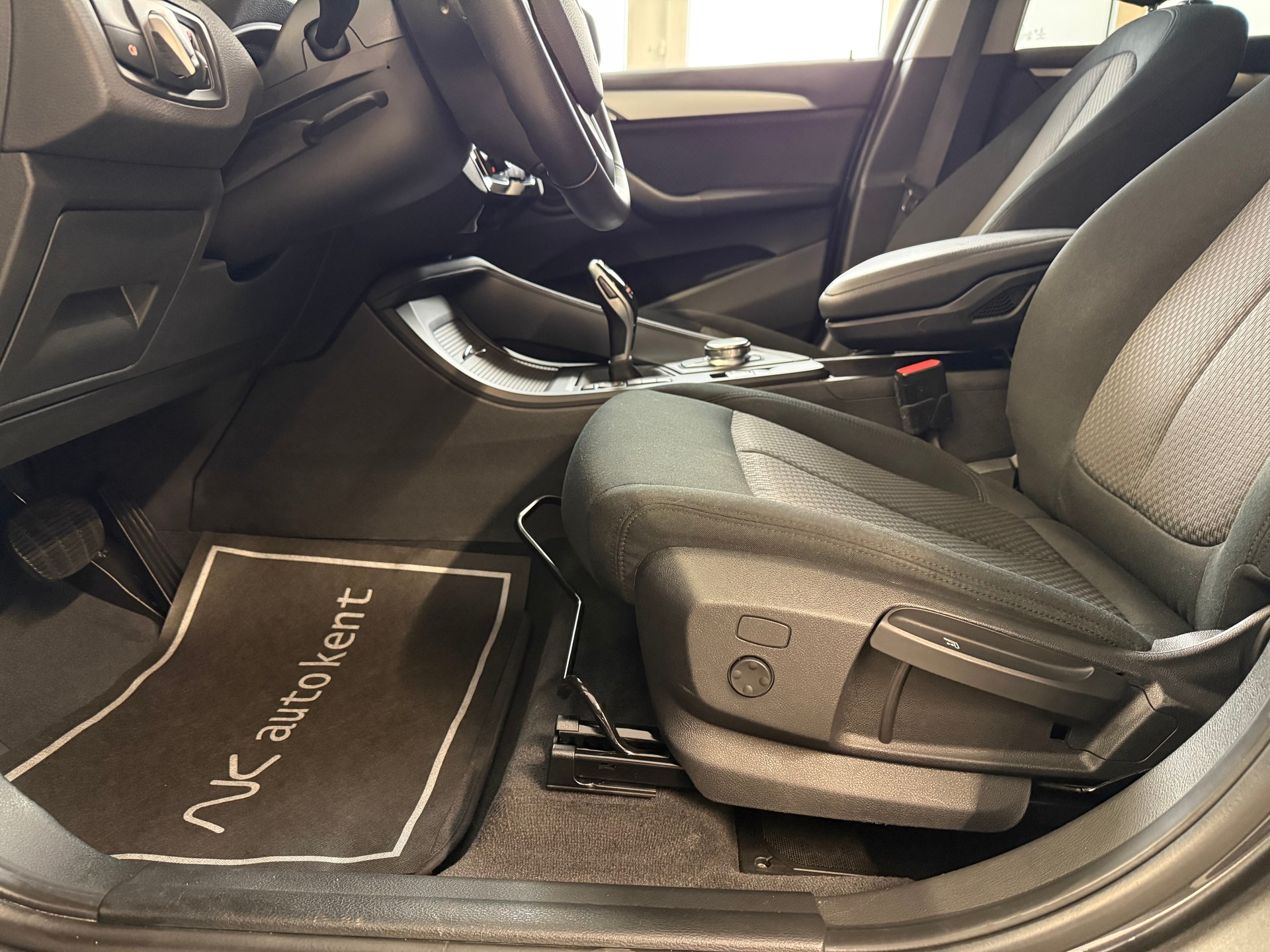 BMW X1 xDrive 20d Steptronic-image-14