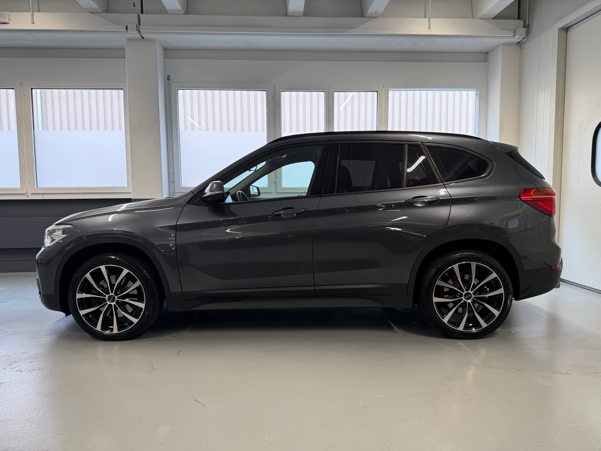BMW X1 xDrive 20d Steptronic-showroom-element-2