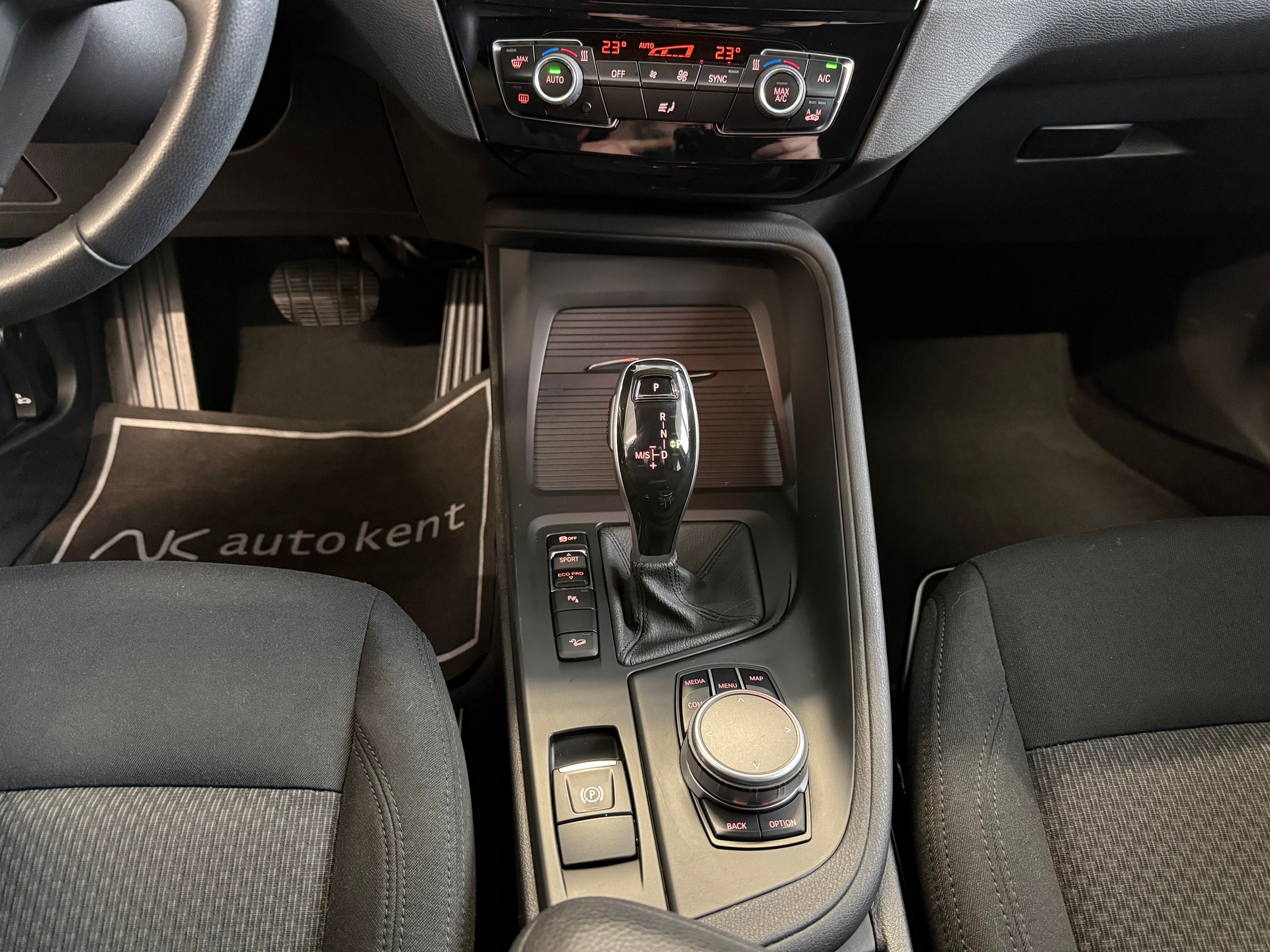 BMW X1 xDrive 20d Steptronic-image-11