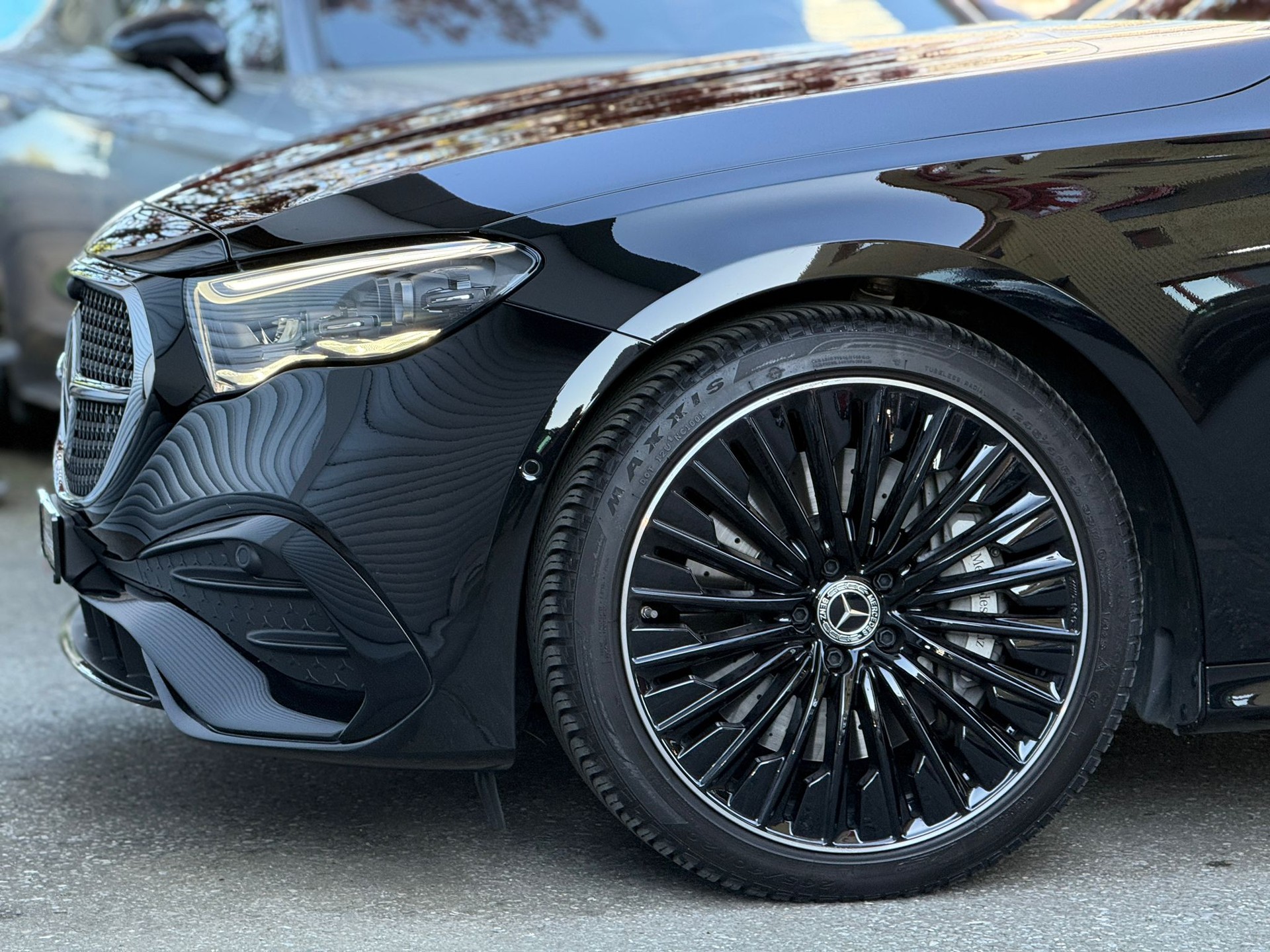 MERCEDES-BENZ E 220 d AMG Line 4matic-image-6