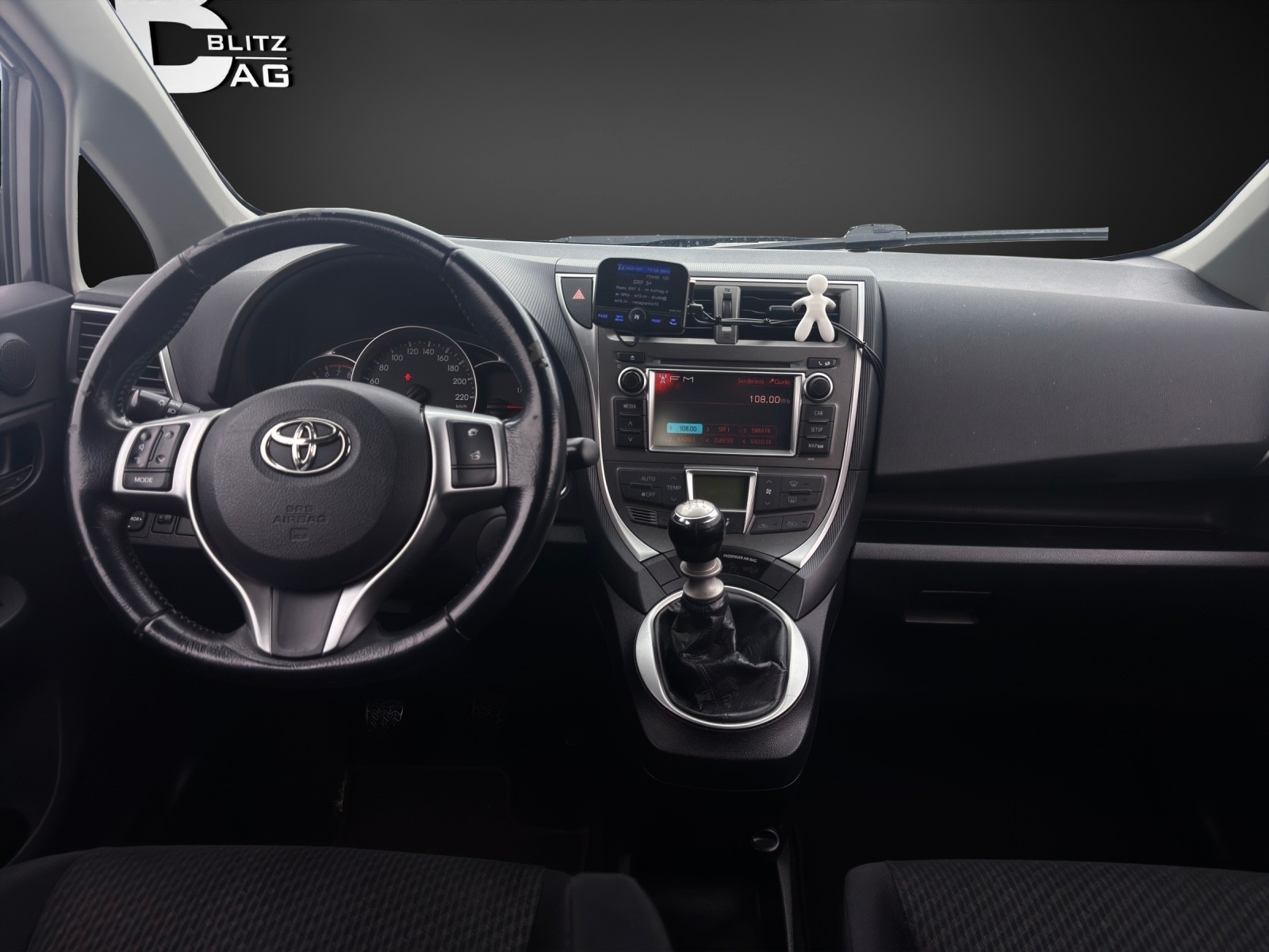 TOYOTA Verso-S 1.33 Linea Luna-image-10