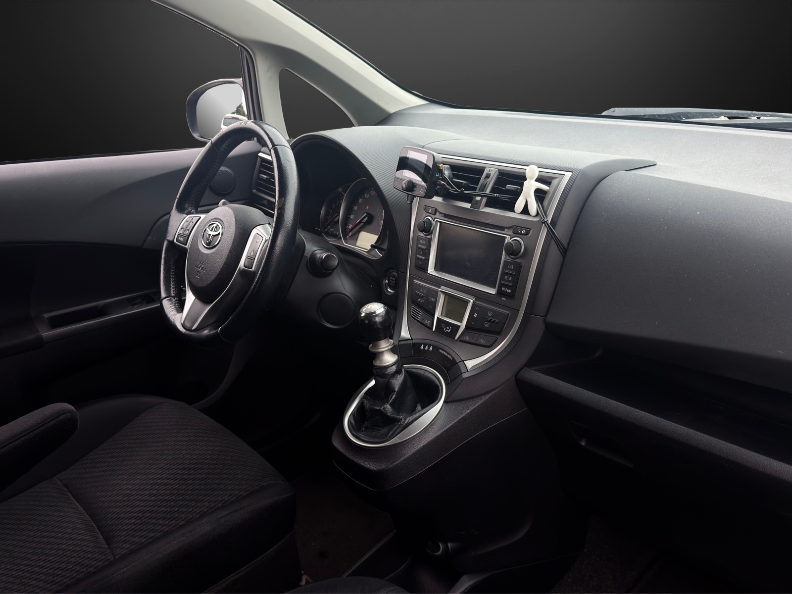 TOYOTA Verso-S 1.33 Linea Luna-image-9