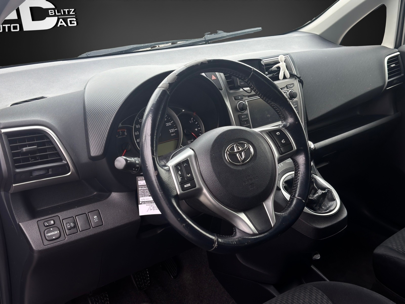 TOYOTA Verso-S 1.33 Linea Luna-image-7