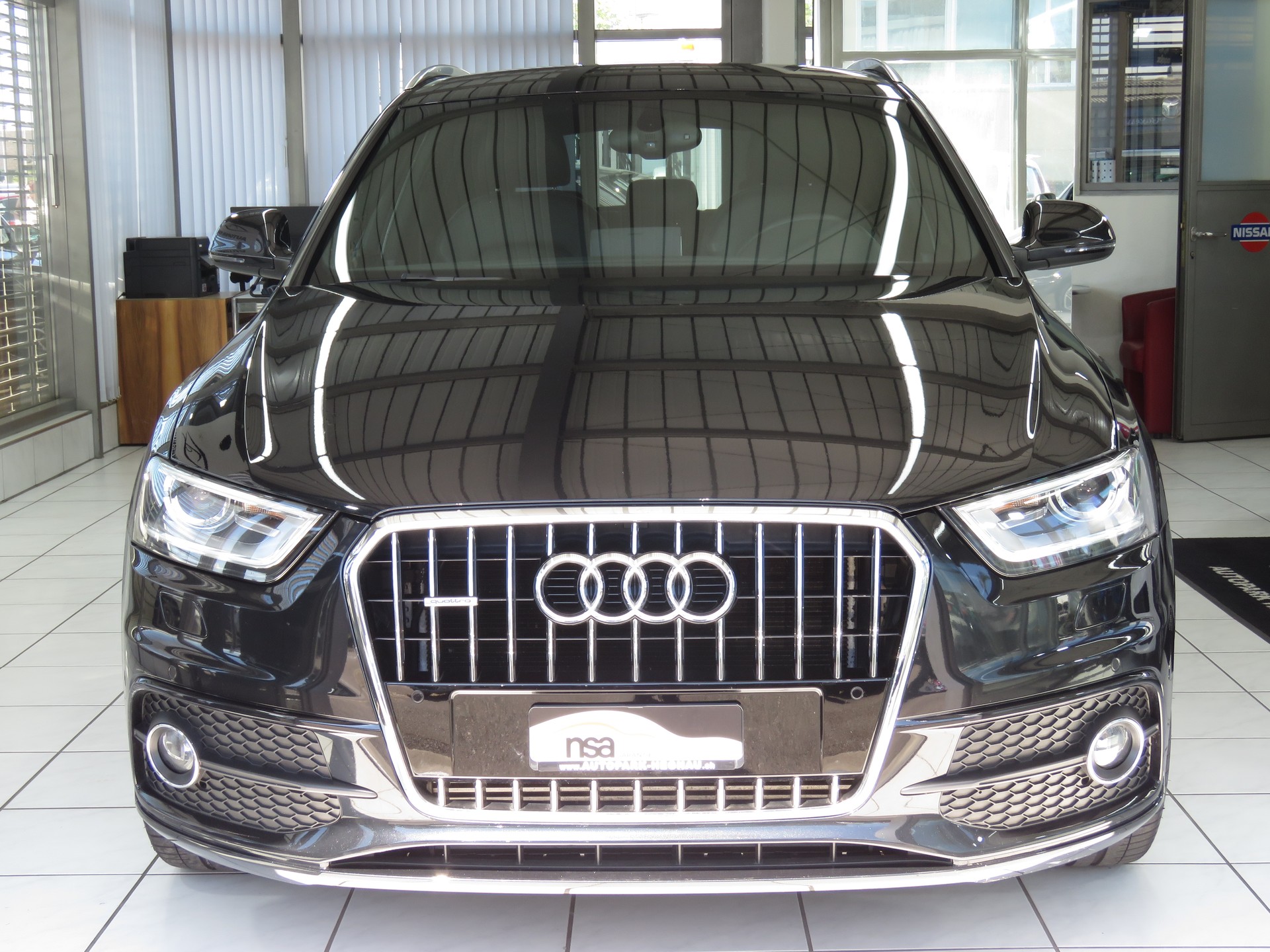 AUDI Q3 2.0 TFSI Quattro S-tronic (Automat)-showroom-element-1