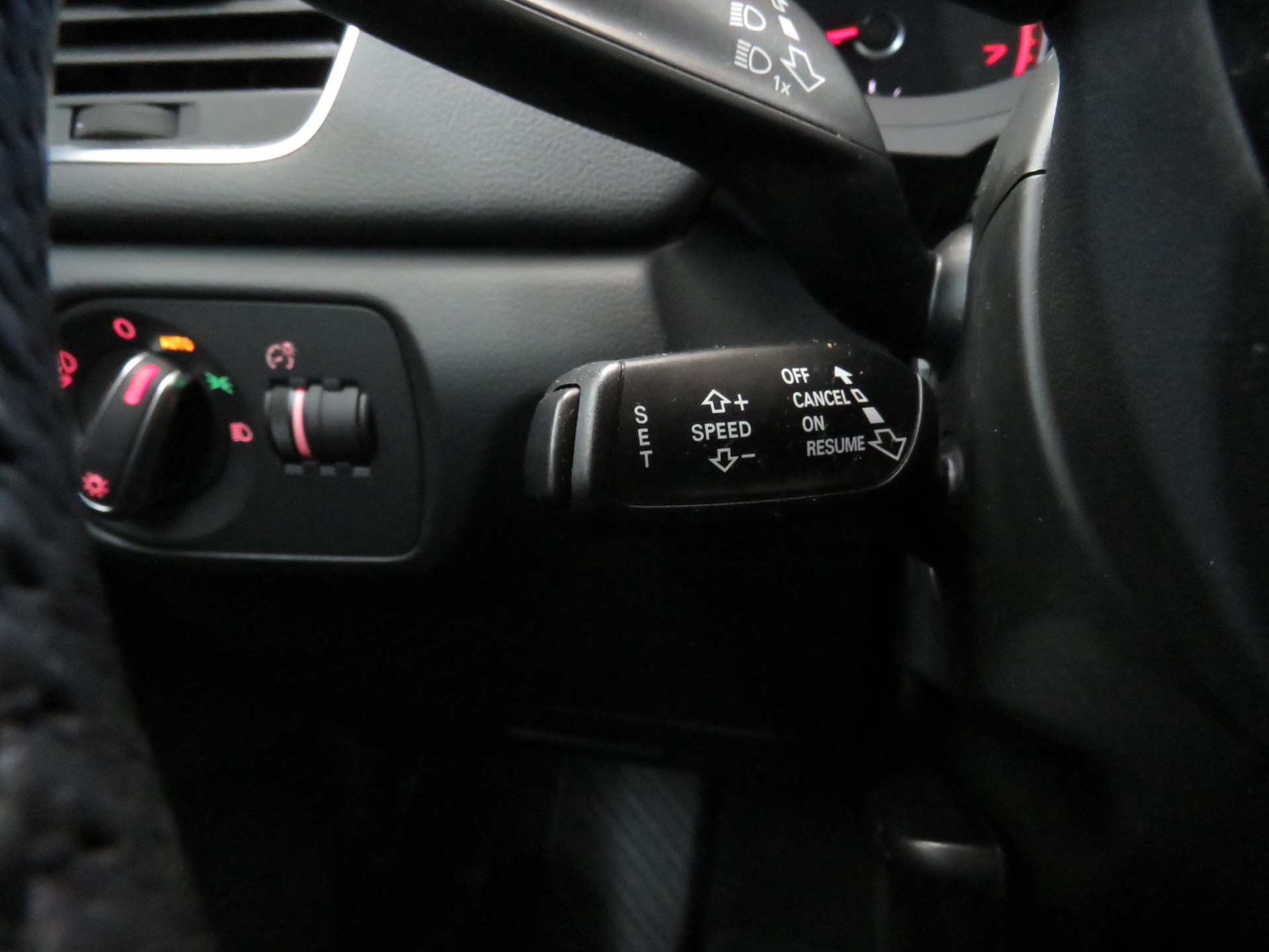 AUDI Q3 2.0 TFSI Quattro S-tronic (Automat)-image-17