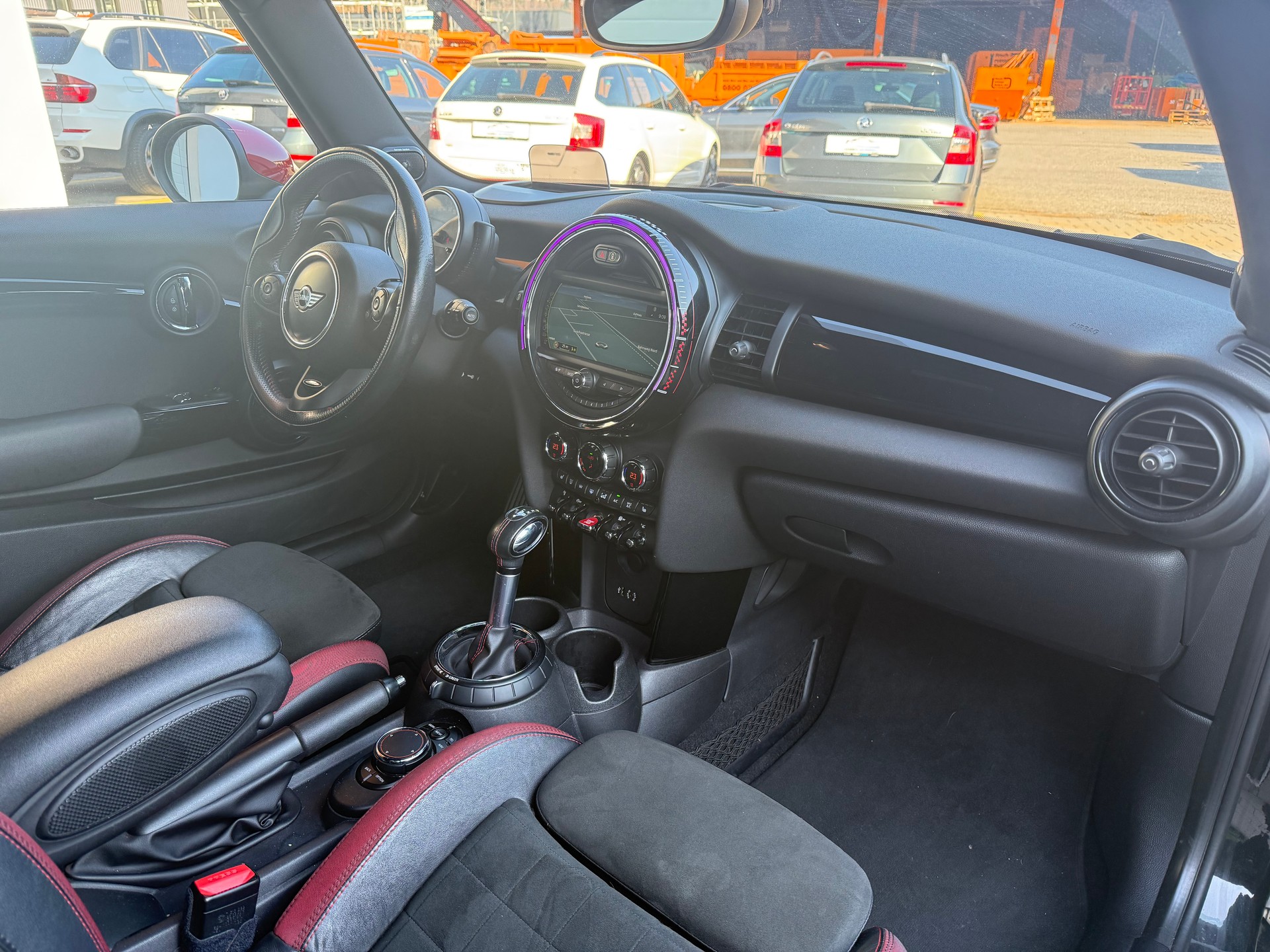 MINI Cooper John Cooper Works Steptronic-image-10