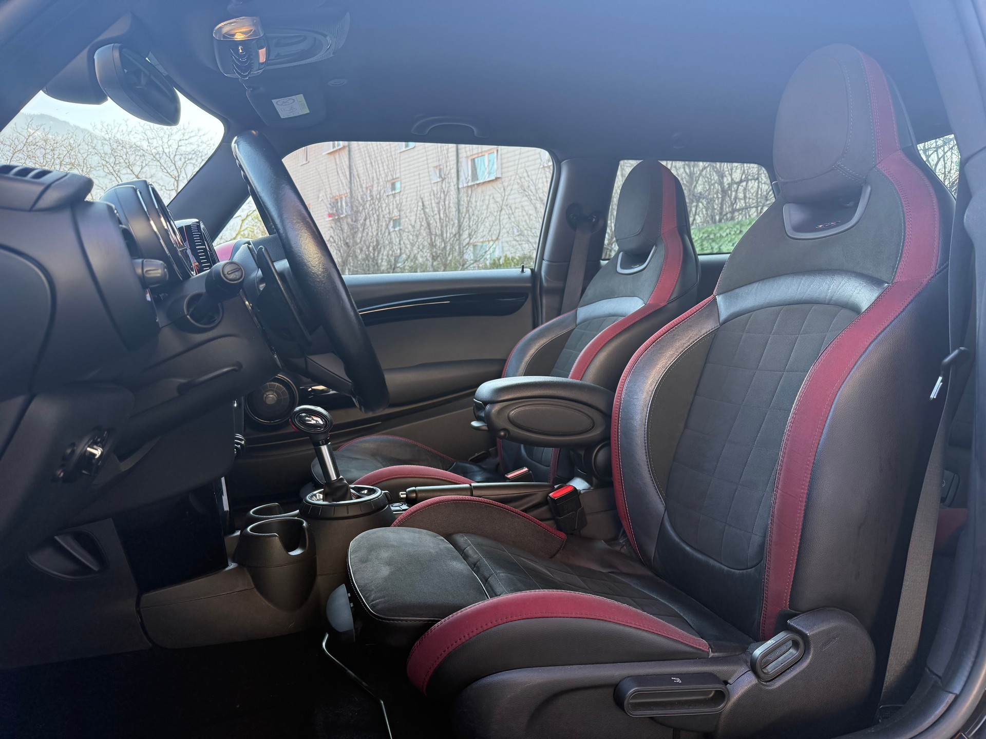 MINI Cooper John Cooper Works Steptronic-image-12